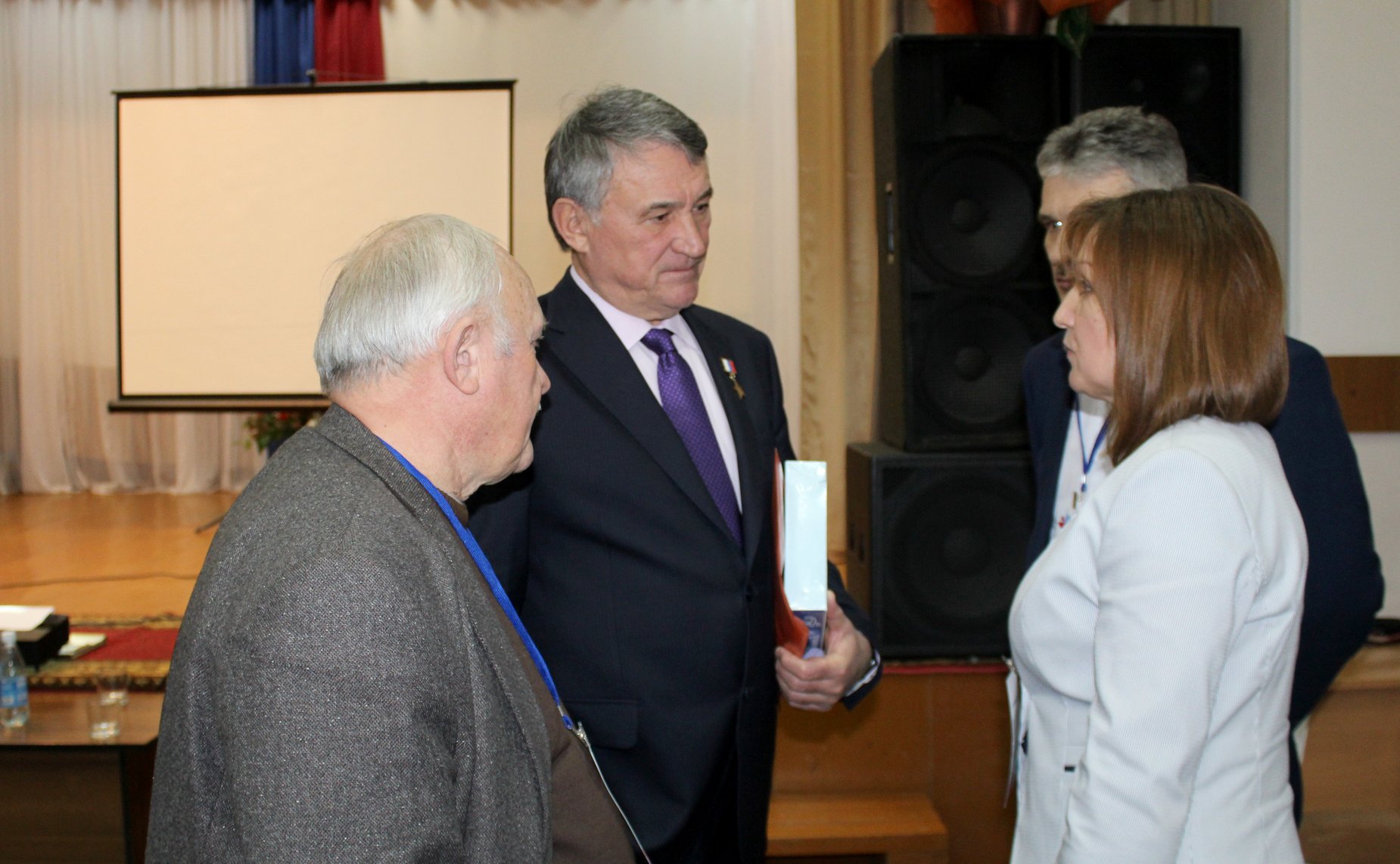 Юрий Воробьев принял участие в молодёжном форуме «Мы – будущее страны»