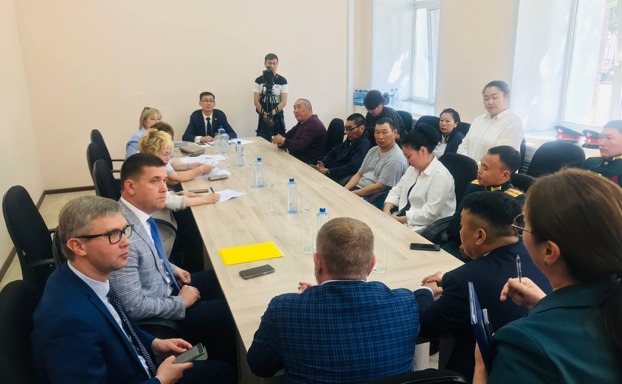 Комитет СФ по социальной политике провел в Республике Тыва выездное совещание с участием главы региона Владислава Ховалыга, представителей федеральных и региональных органов исполнительной власти