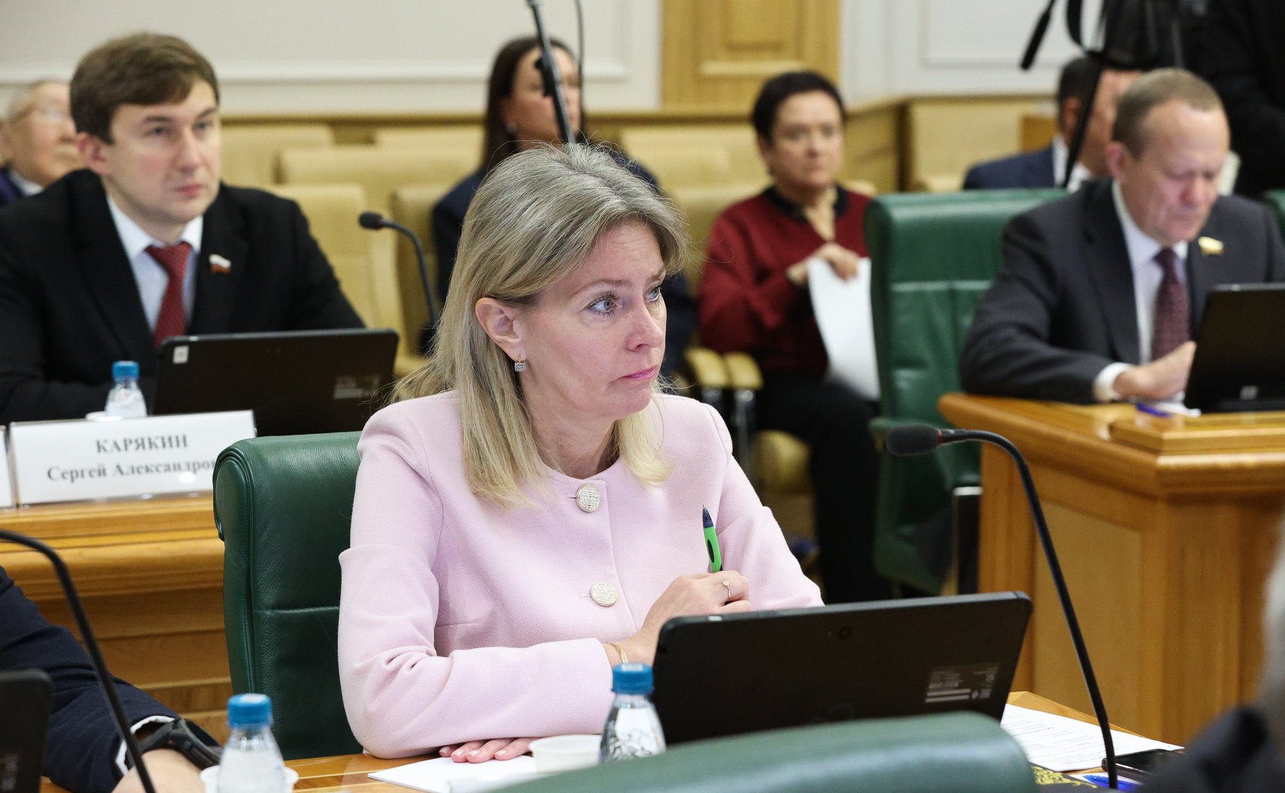 Встреча сенаторов РФ с руководителем Федерального медико-биологического агентства Вероникой Скворцовой в формате «парламентского диалога»