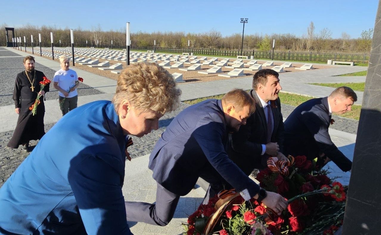 Ольга Бас в ходе поездки в регион приняла участие во встрече между парламентариями Народного Совета ЛНР и Смоленской областной Думы