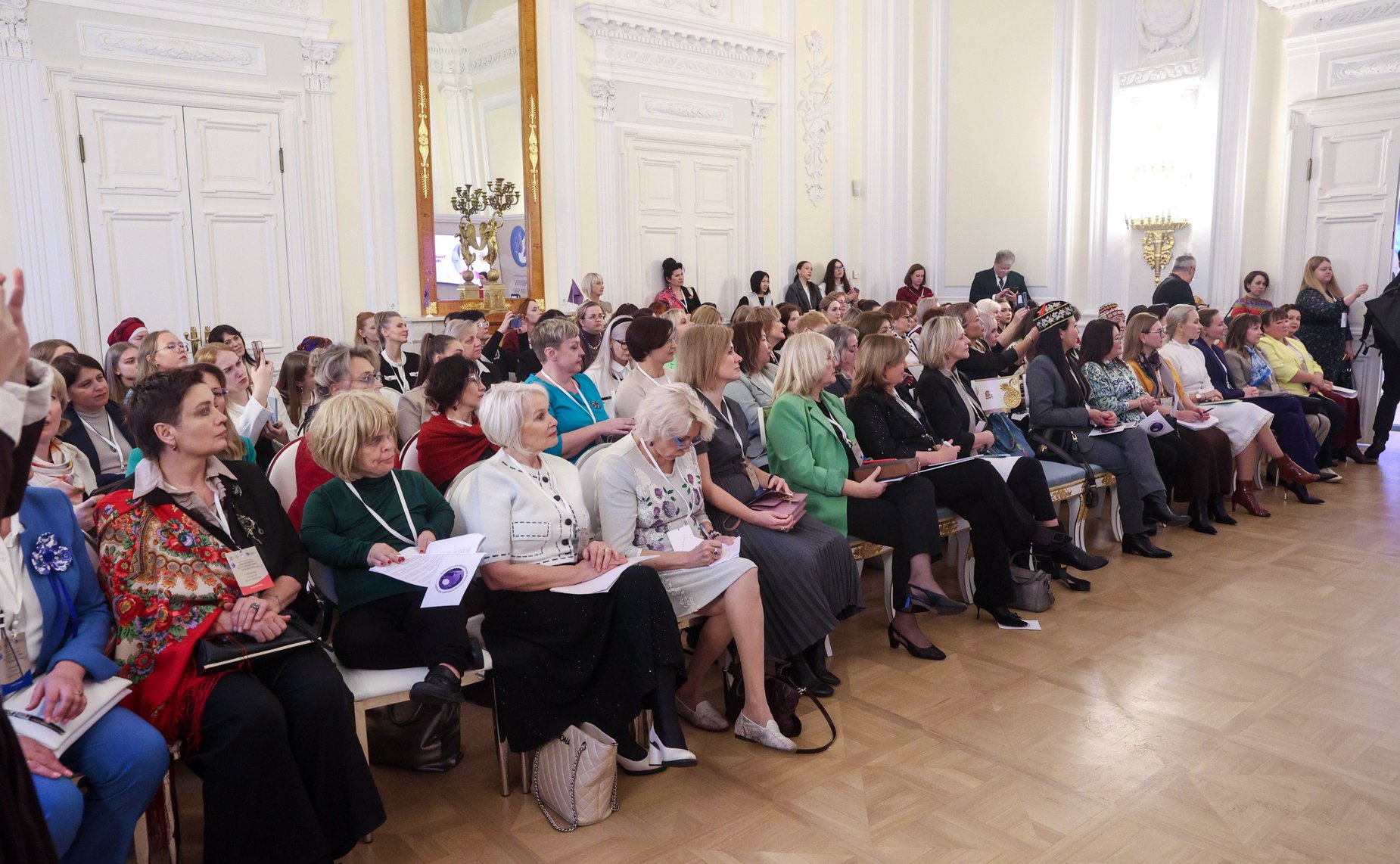 Тематическая сессия «Национальные традиции – основа Русского мира и созидания ради будущего». Международный форум «Женщины за сохранение традиций»