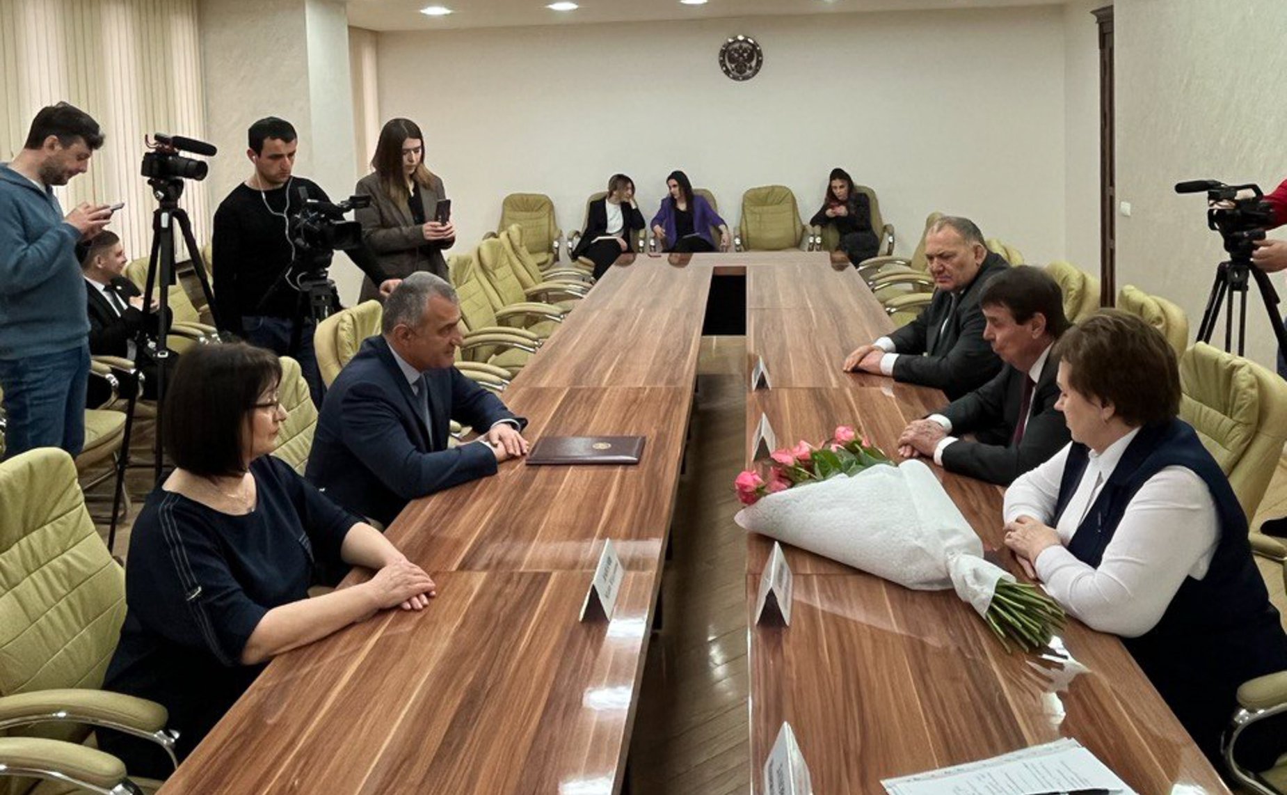 Сенаторы Российской Федерации приняли участие в мониторинге выборов Президента Республики Южная Осетия