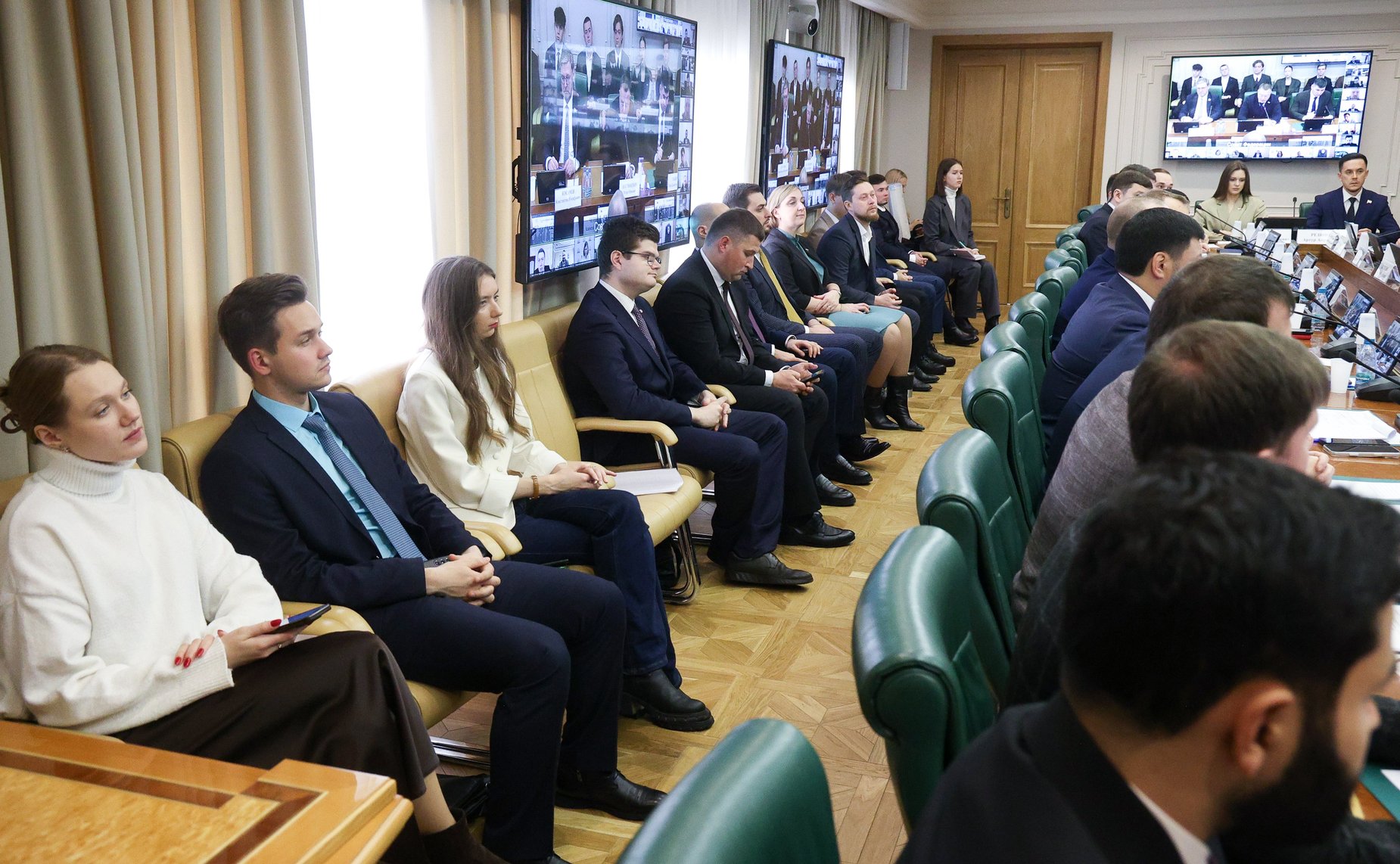 Семинар-совещание совместно с членами Палаты молодых законодателей при Совете Федерации «Геополитическая трансформация: новые центры силы и вызовы для международного порядка»