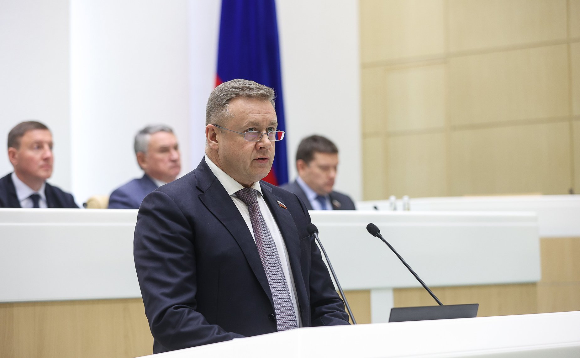 Николай Любимов