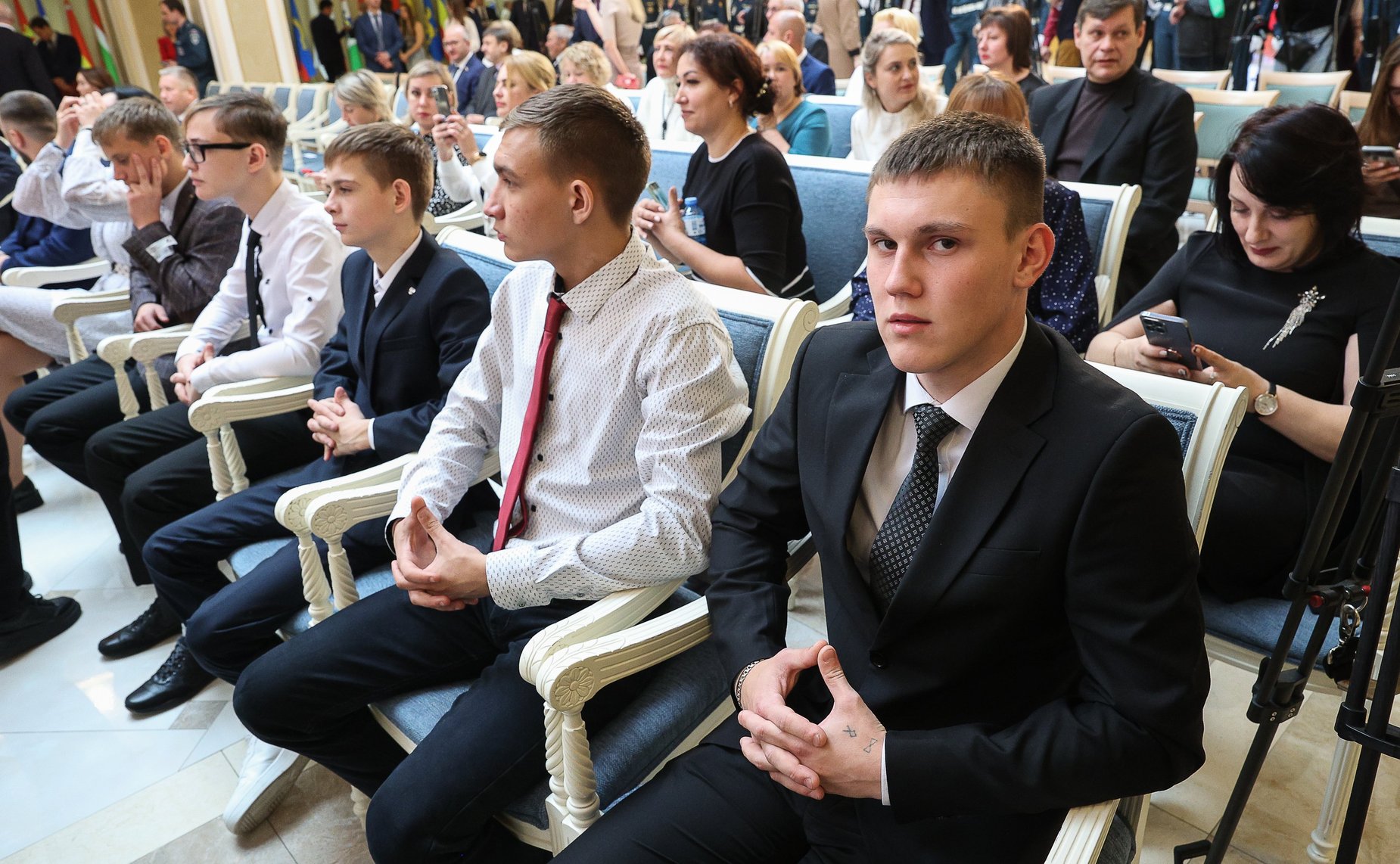 X торжественная церемония награждения детей и подростков, проявивших мужество в экстремальных ситуациях и спасших человеческие жизни