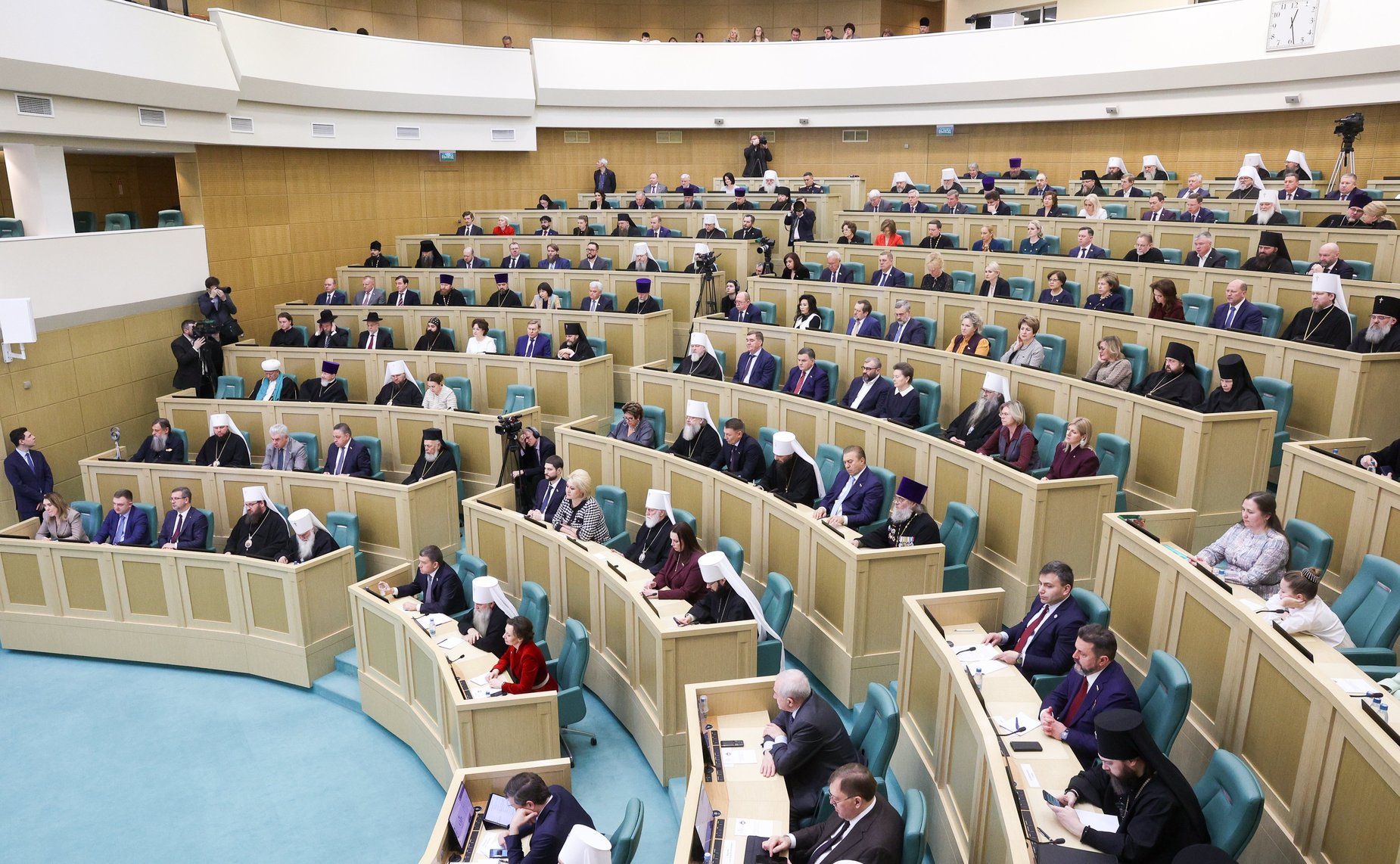 Пленарное заседание XIV Рождественских парламентских встреч