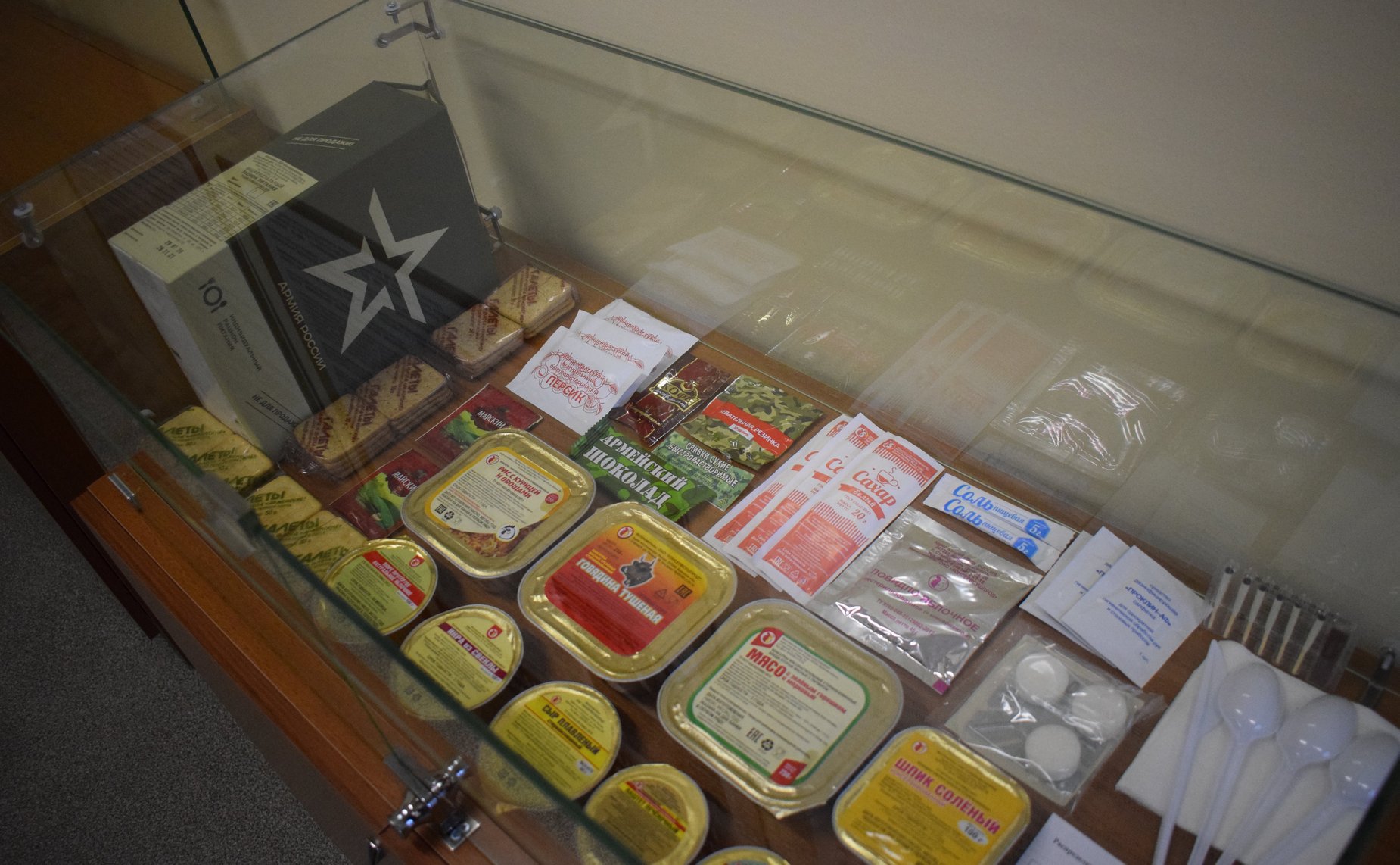 Эдуард Исаков посетил Военный учебный центр при Югорском государственном университете