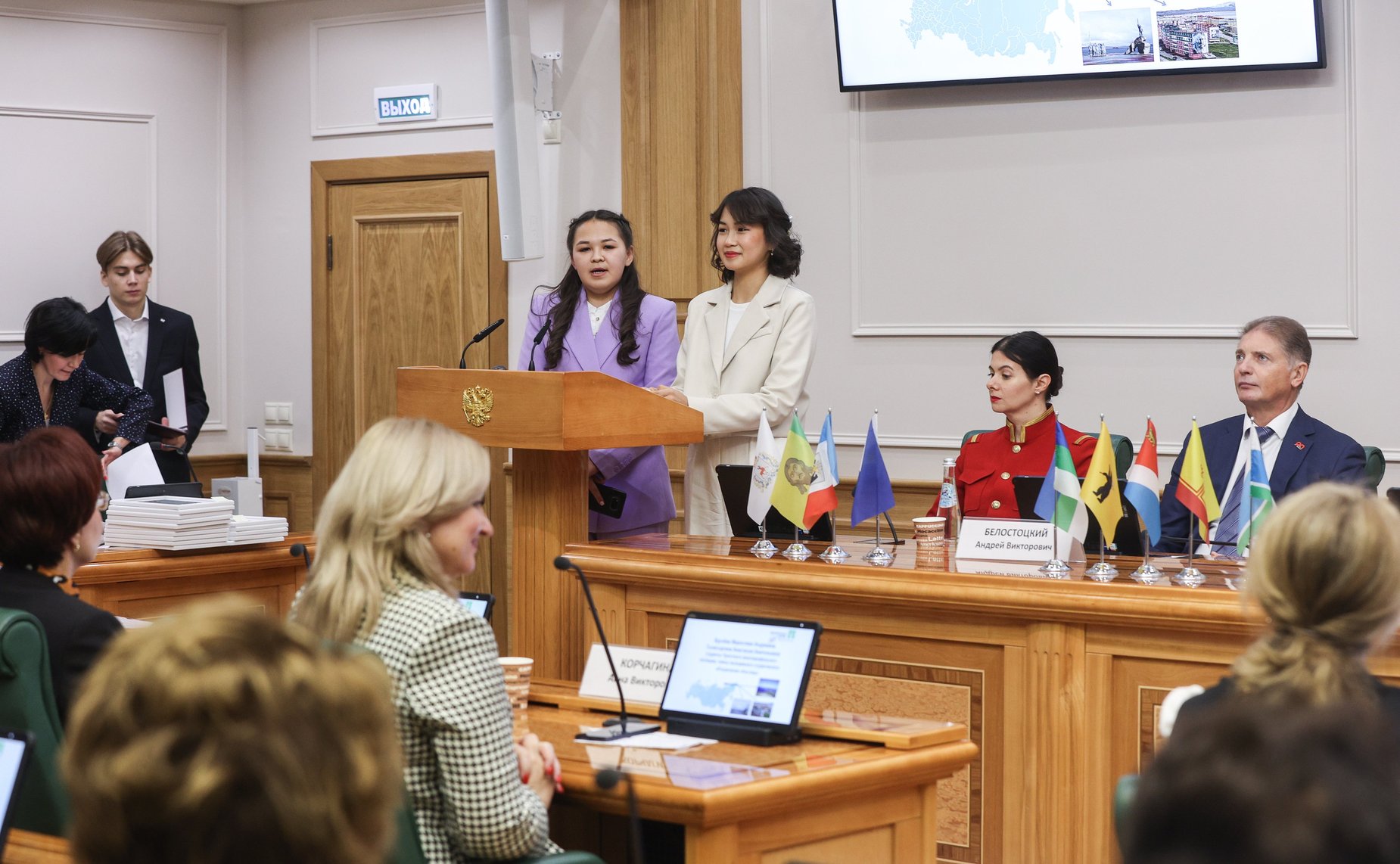 В Совете Федерации наградили лидеров ХII Всероссийской акции «Добровольцы – детям»