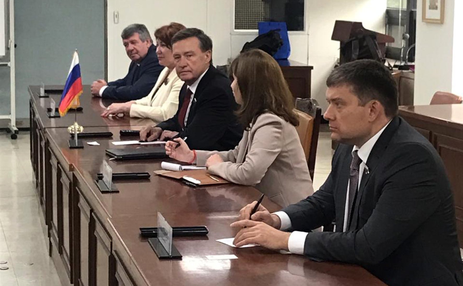 Встреча российских сенаторов с директором бюджетного департамента Министерства планирования и финансов Республики Корея Ан До Голем