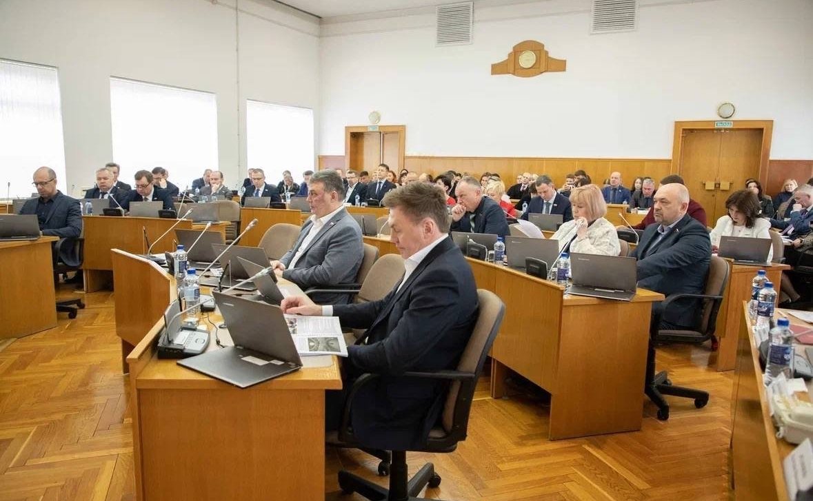 Юрий Воробьев выступил на сессии Законодательного Собрания Вологодской области с отчетом о своей деятельности за 2024 г