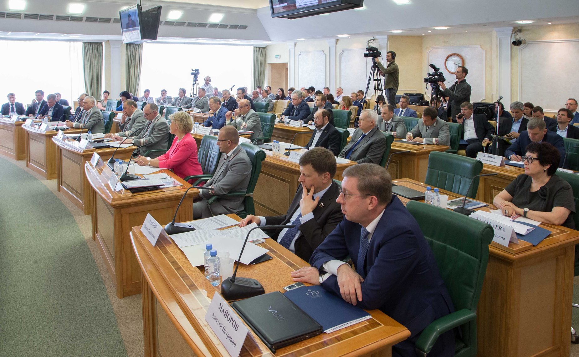 Парламентские слушания на тему «Об актуальных вопросах законодательного регулирования железнодорожных перевозок»