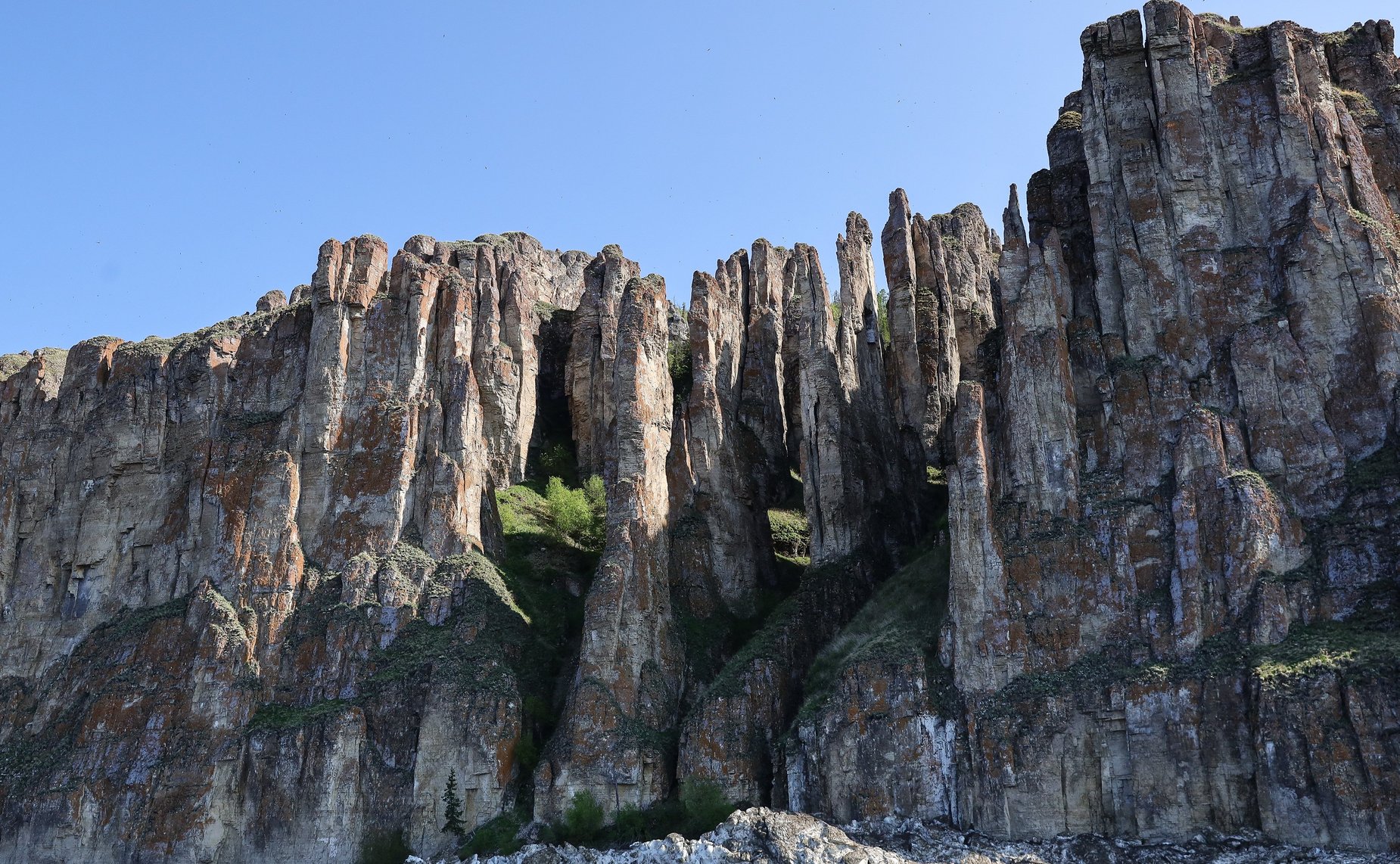 Сенаторы РФ в рамках выездного совещания Комитета СФ по федеративному устройству, региональной политике, местному самоуправлению и делам Севера посетили Национальный парк Ленские столбы