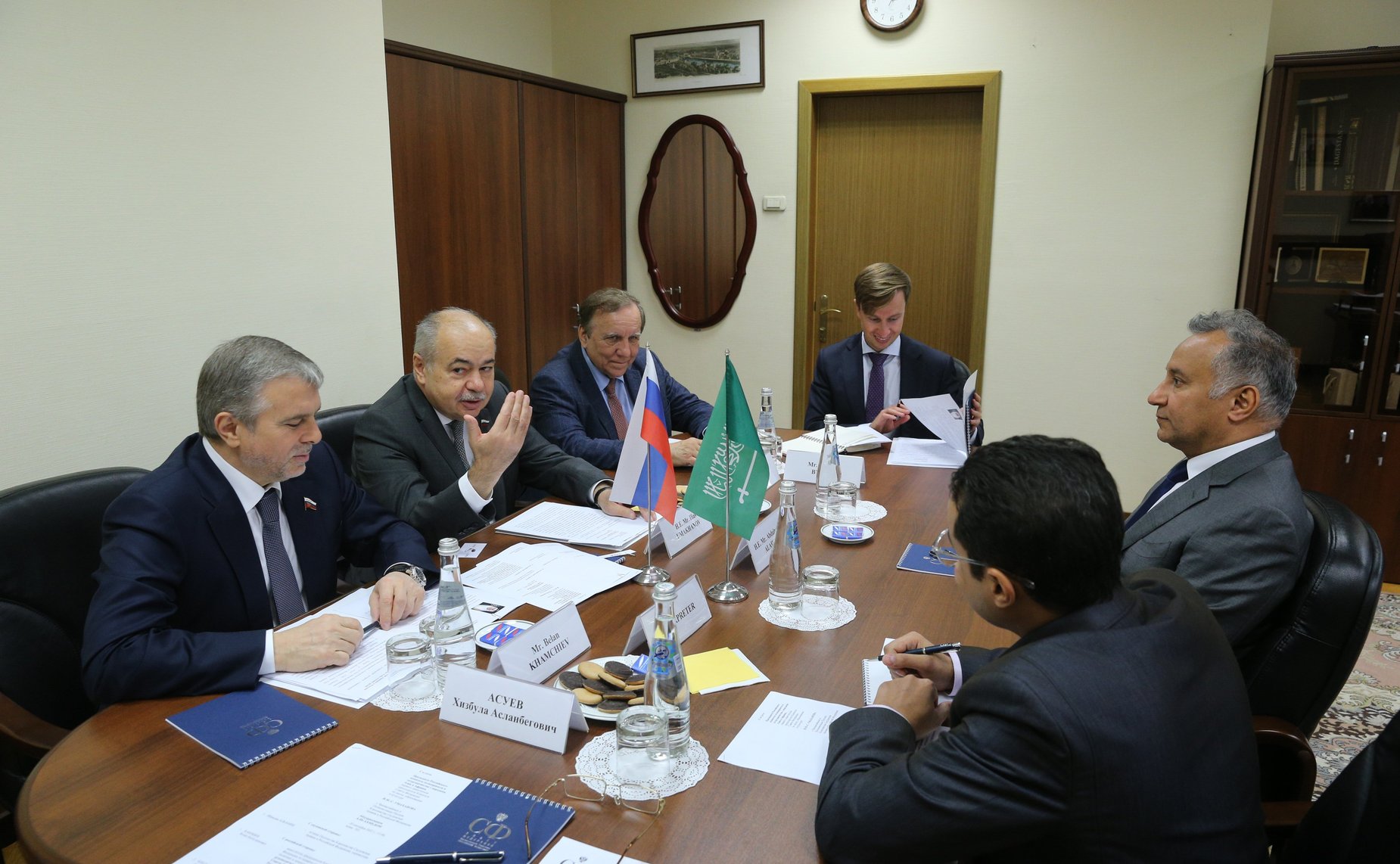 Ильяс Умаханов провел встречу с Чрезвычайным и Полномочным Послом Королевства Саудовская Аравия в Российской Федерации Абдулрахманом Аль-Ахмедом