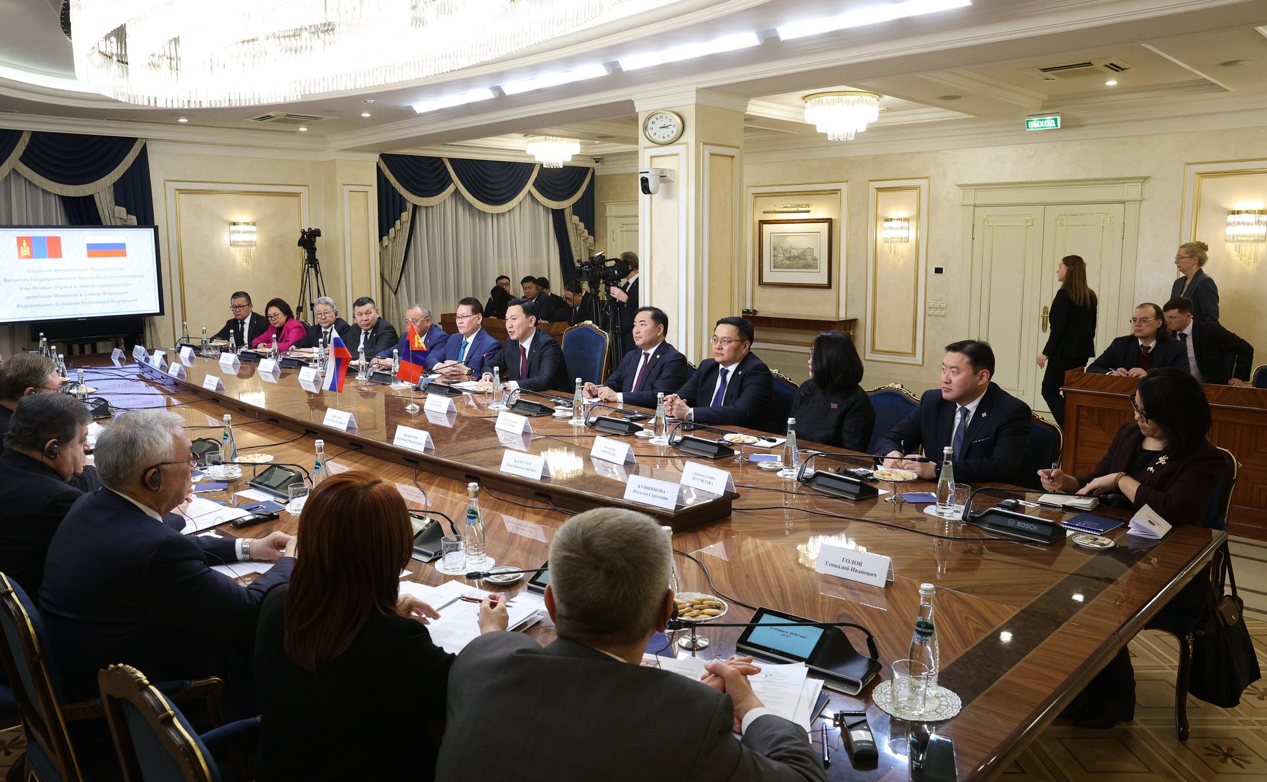 Валентина Матвиенко провела встречу с Председателем Великого Государственного Хурала Монголии Ням-Осорын Учралом