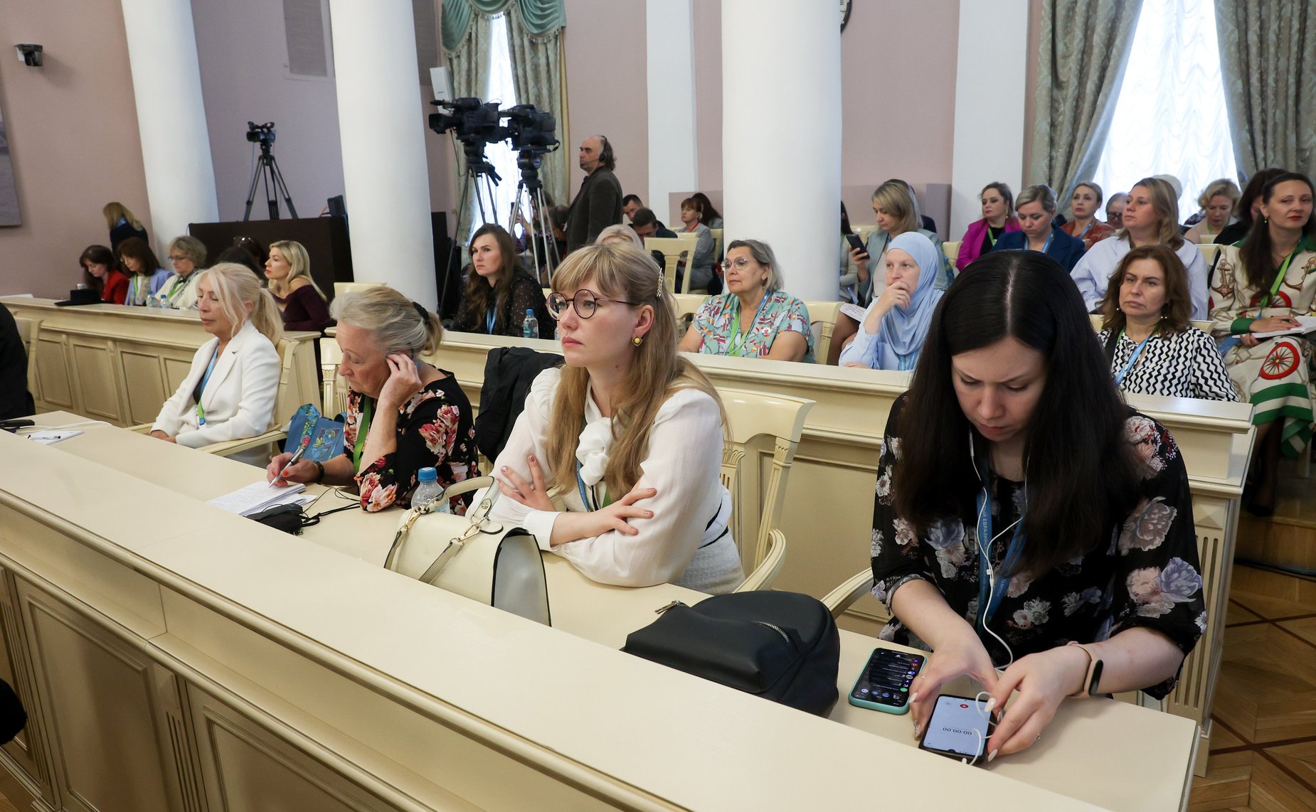IV Евразийский женский форум. Диалог женщин – дипломатов и политологов «Дипломатия и геополитика XXI века: взгляд женщин на решение глобальных задач»