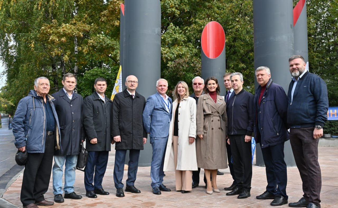 Маргарита Павлова приняла участие в открытии памятных знаков на улицах Челябинской и Магнитогорской Восточного административного округа Москвы