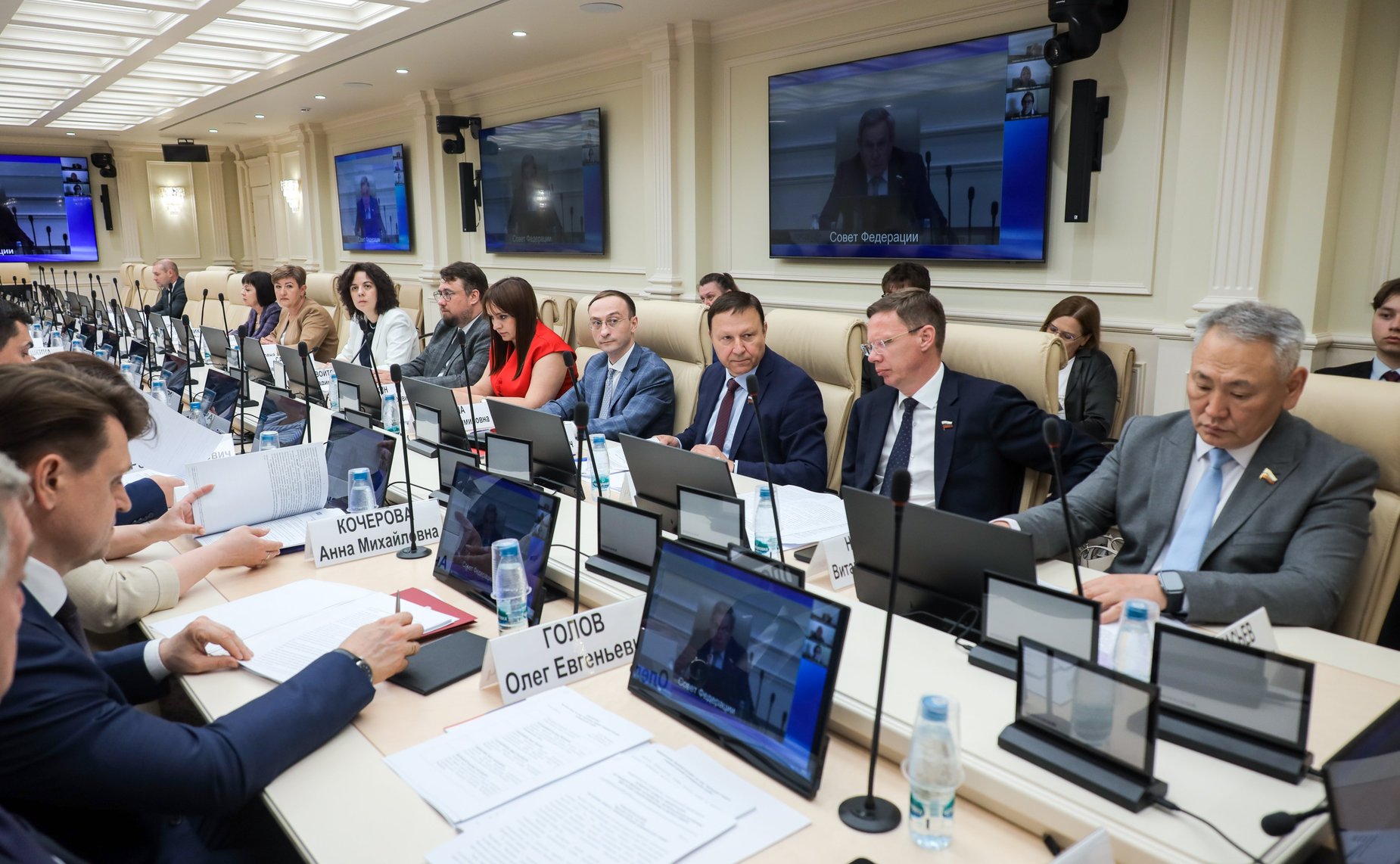 Круглый стол Комитета Совета Федерации по федеративному устройству, региональной политике, местному самоуправлению и делам Севера «Актуальные вопросы совершенствования муниципальной службы»