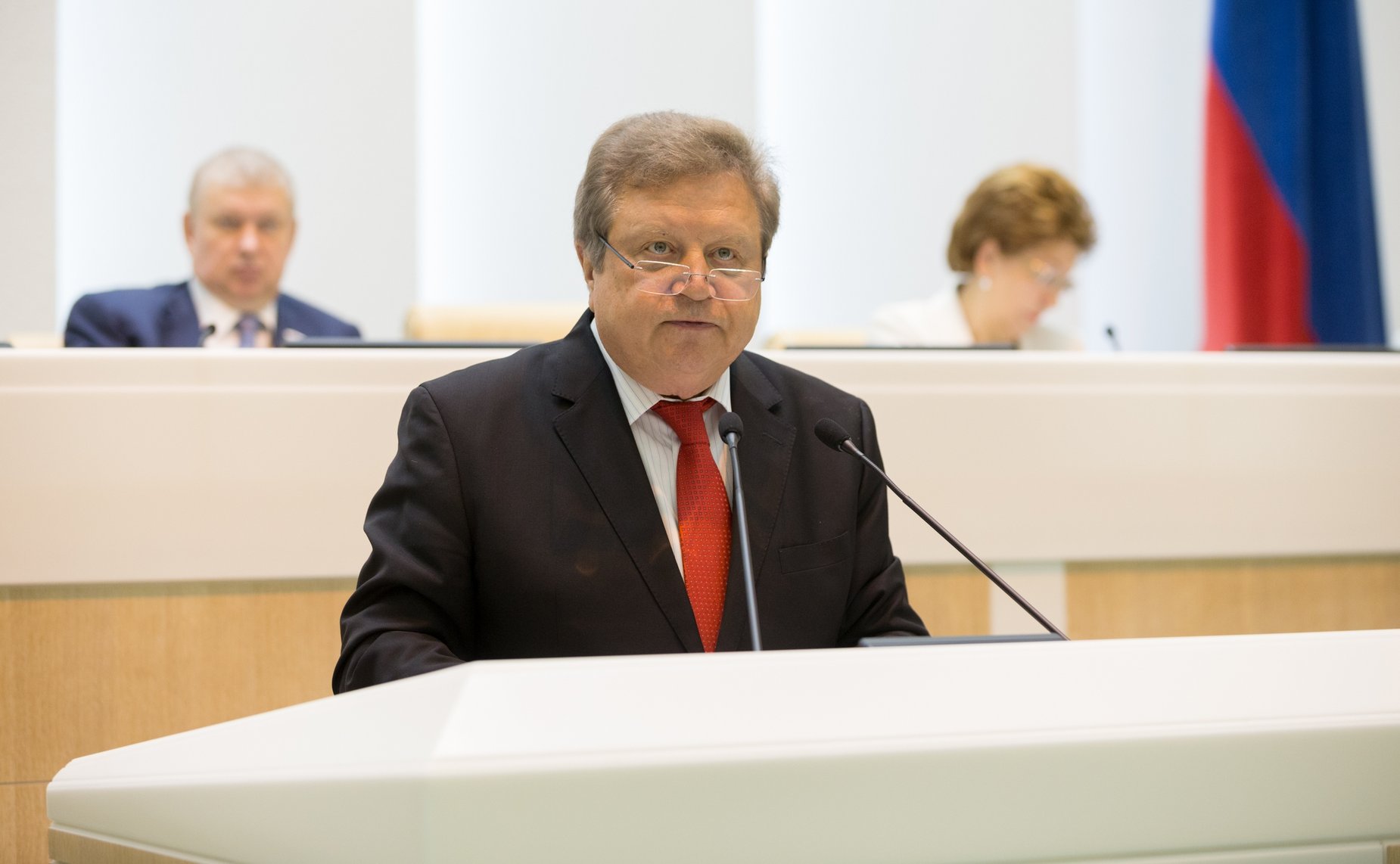 Е. Серебренников