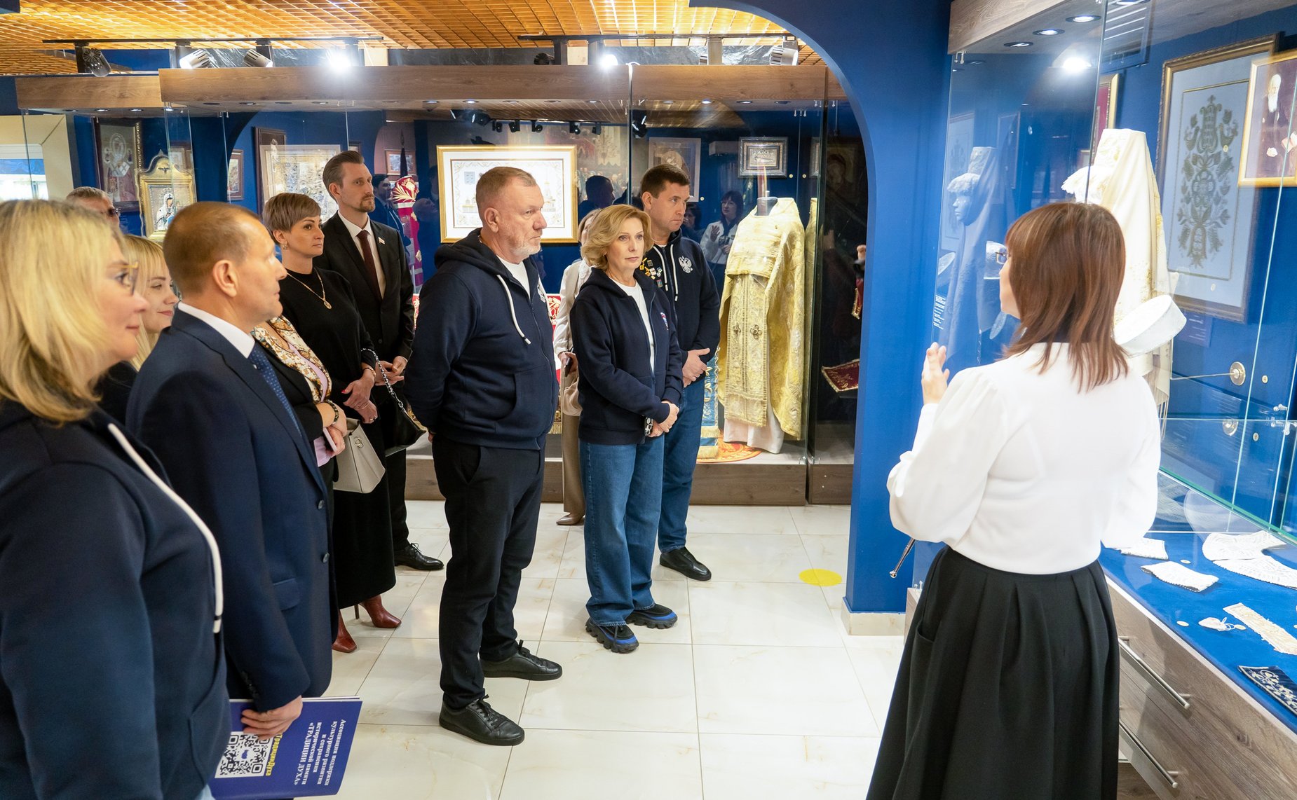 Сенаторы РФ посетили музей «Золотного шитья» (г. Торжок) и обсудили вопросы сохранения и развития народных художественных промыслов