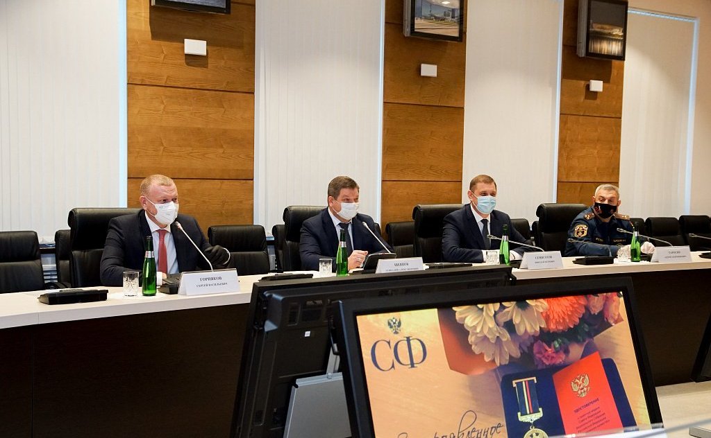 Николай Семисотов и Сергей Горняков приняли участие в награждении детей-героев в Волгоградской области