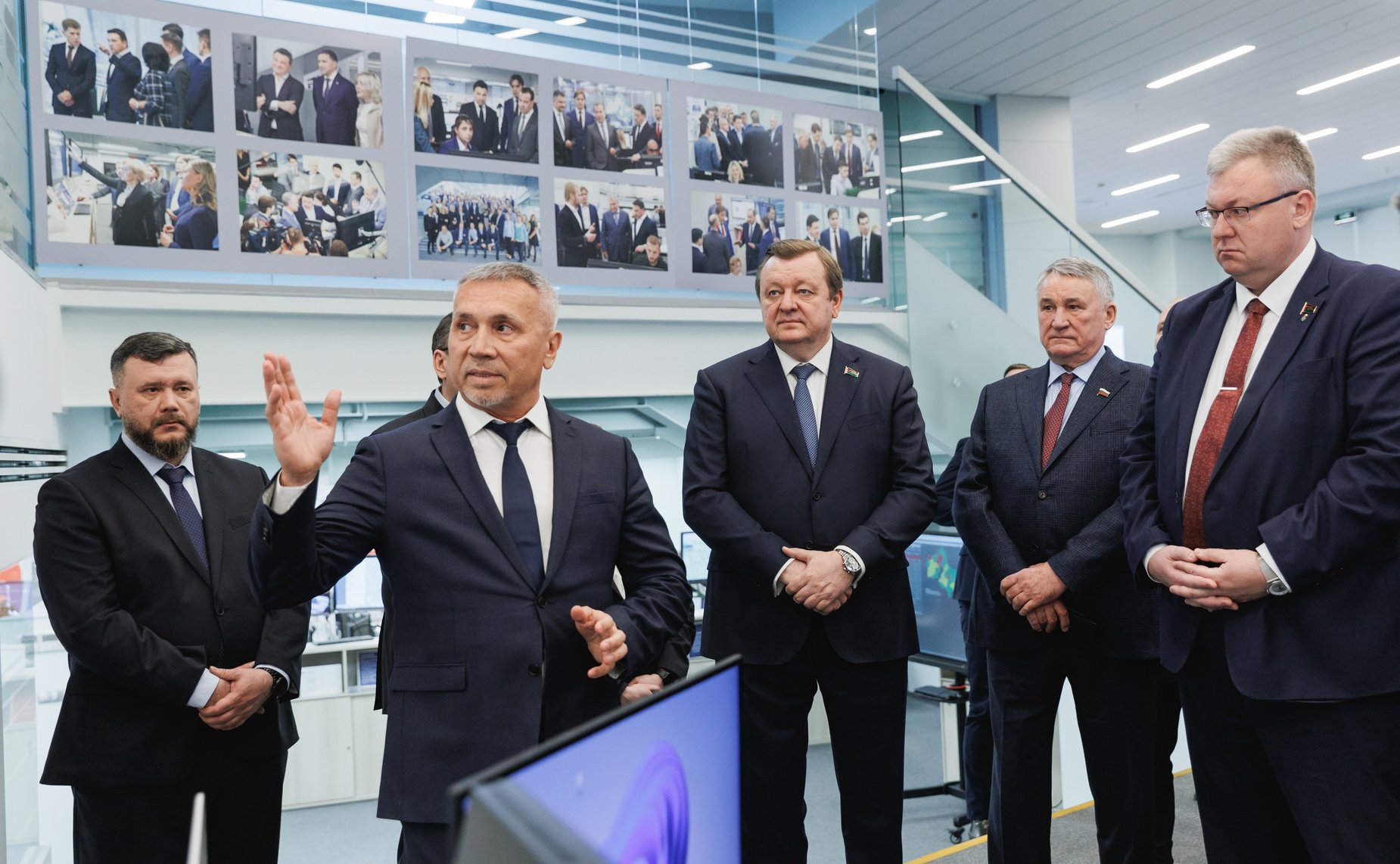 Сенаторы посетили Центр управления регионом