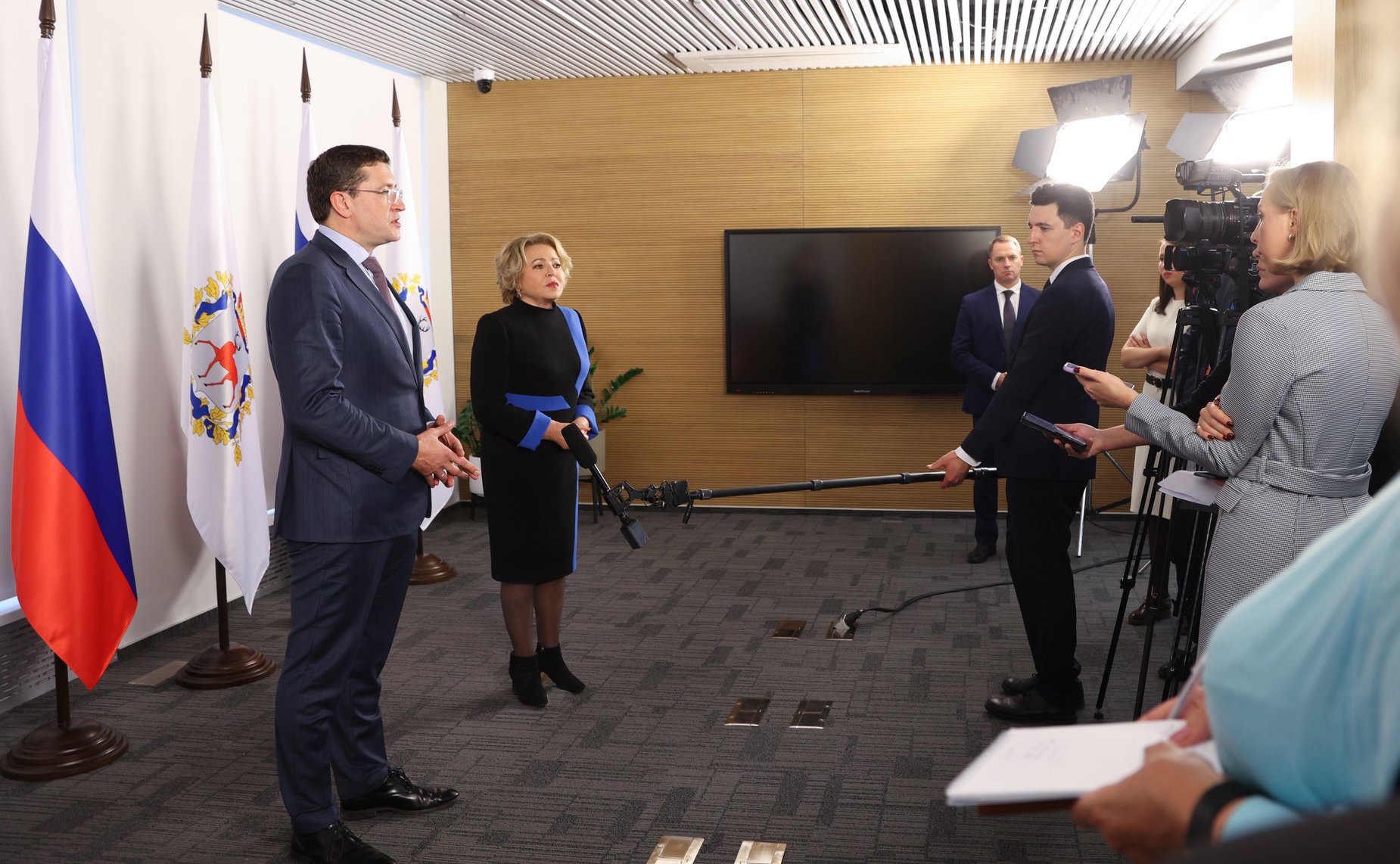 Пресс-подход Председателя СФ Валентины Матвиенко и губернатора Нижегородской области Глеба Никитина по итогам Глобального форума креативных территорий