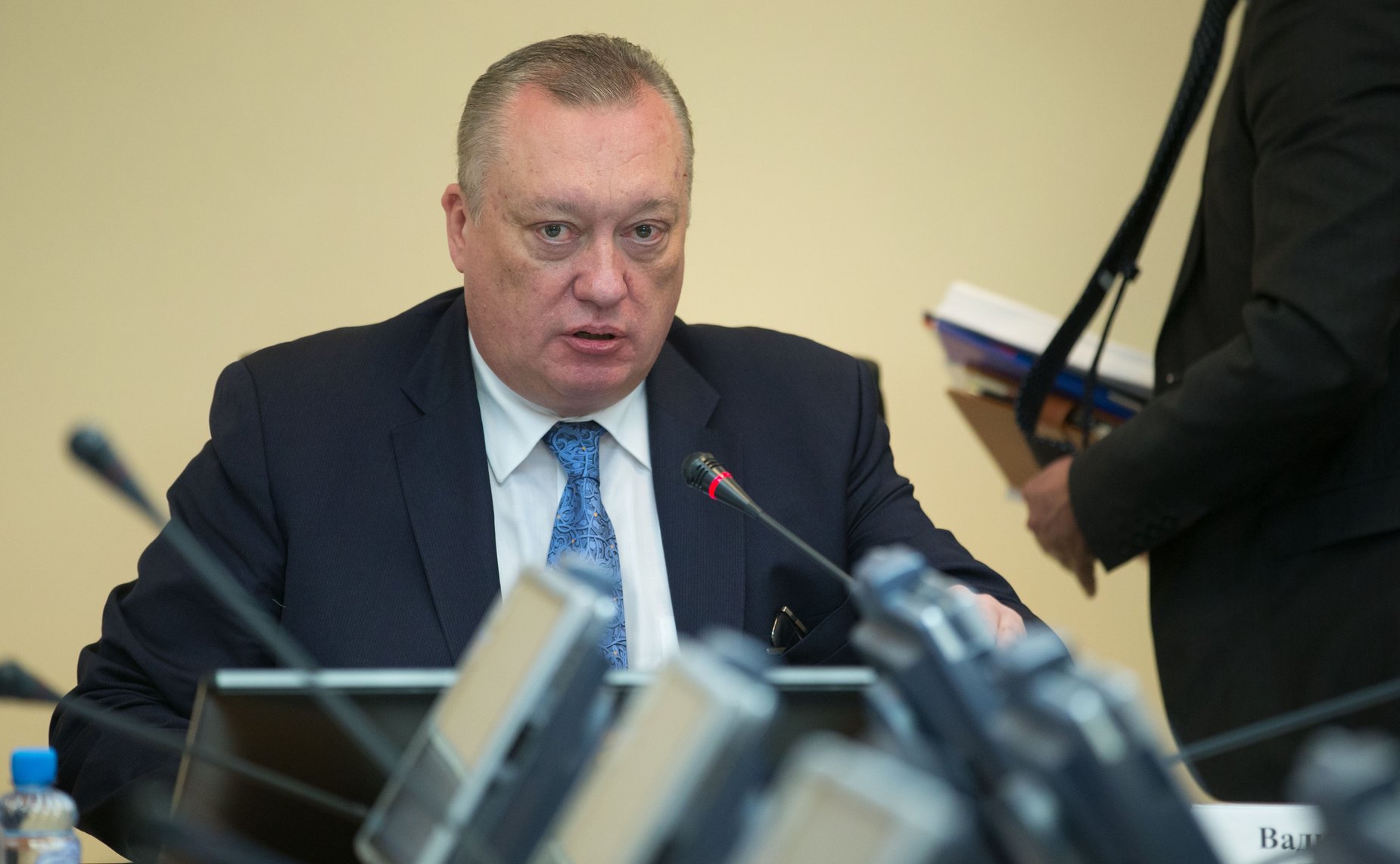 В. Тюльпанов