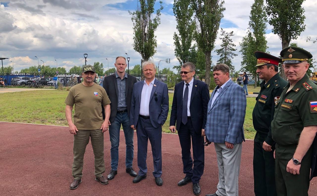 Александр Вайнберг поздравил ветеранов боевых действий в Нижегородском Парке Победы