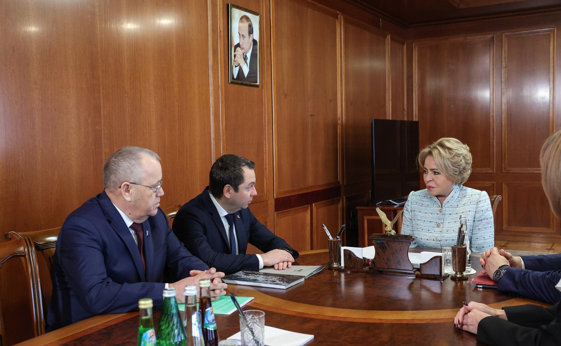 Валентина Матвиенко провела встречу с руководством Мурманской области