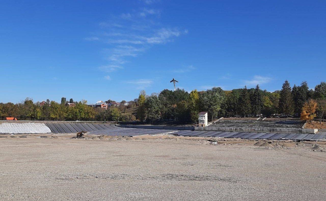 Анатолий Артамонов совершил рабочую поездку в Ставропольский край и ознакомился с ходом строительных работ на ряде объектов Кисловодска