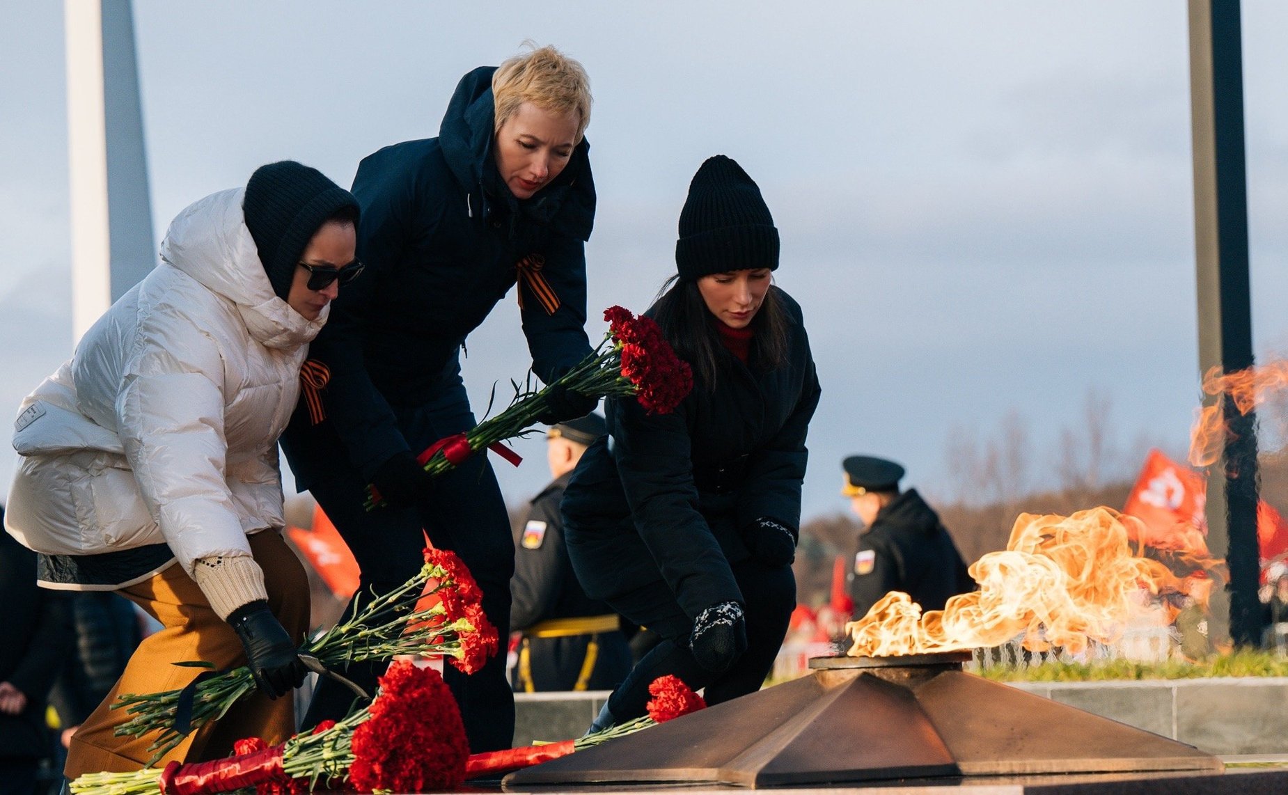 Татьяна Сахарова и Елена Дягилева приняли участие в торжественном мероприятии «Помним! Гордимся!», посвящённом 80-летию разгрома немецко-фашистских войск в Заполярье