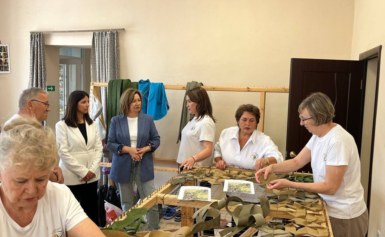 Марина Сидухина посетила добровольческое волонтерское движение «Всё для Фронта! Всё для Победы!» в Новокуйбышевске