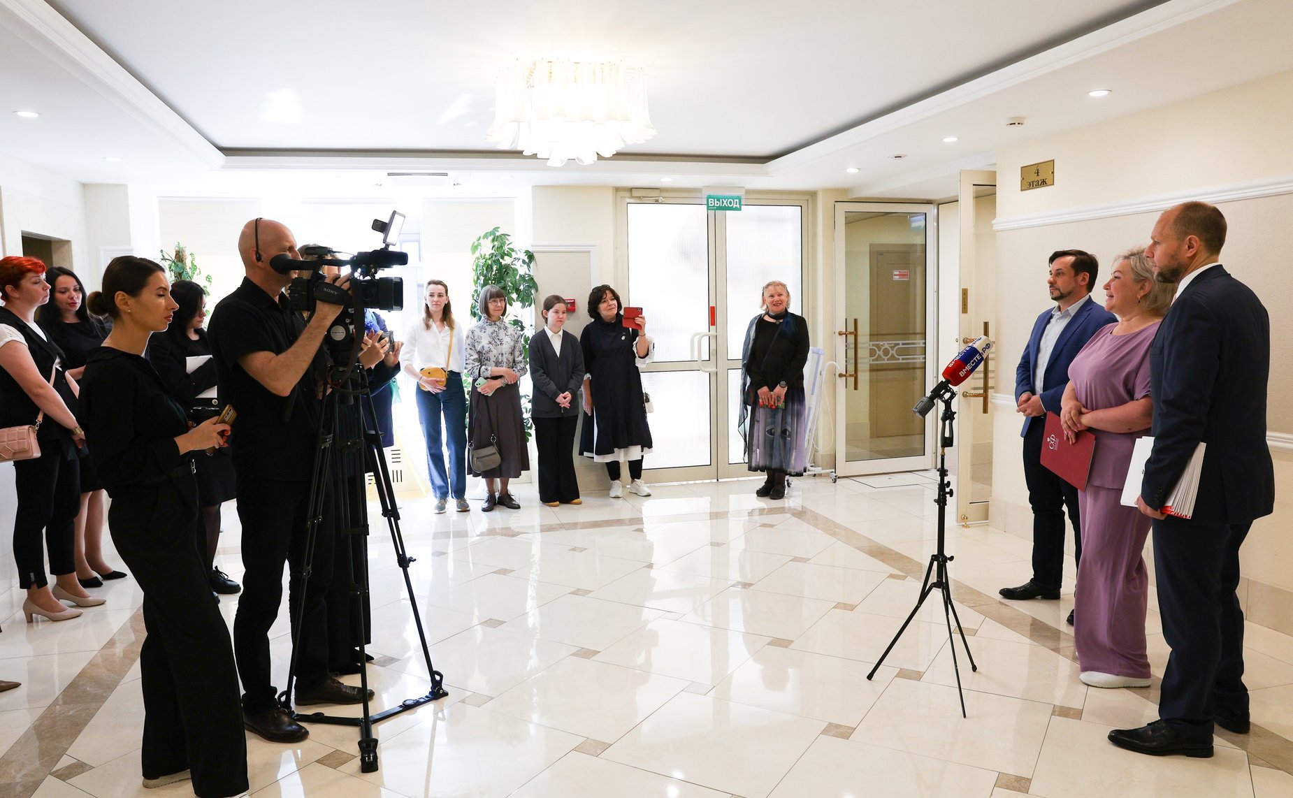 Презентация выставки работ наставников победителей Всероссийского художественного конкурса «Жизнь деленная на граммы»