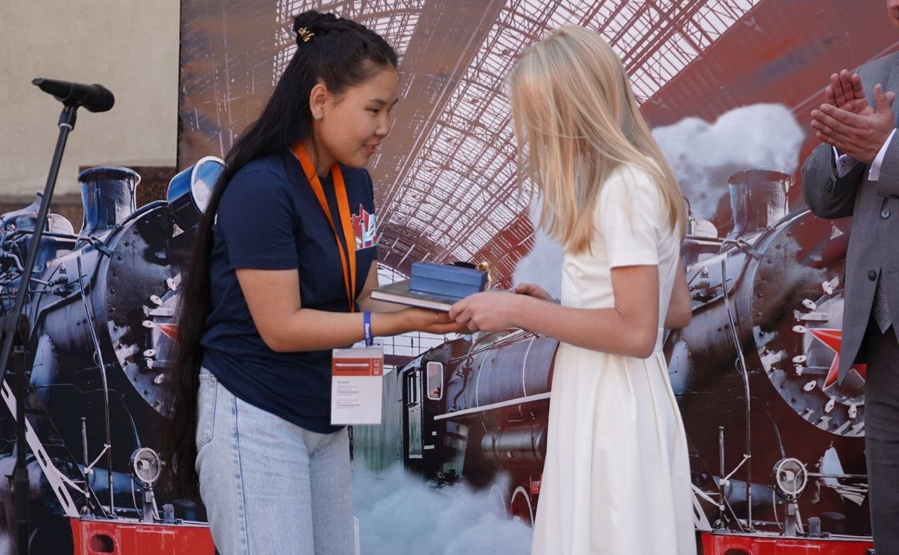 Участники проекта «Поезд Памяти» посетили мемориальный комплекс «Памятник детям – жертвам Великой Отечественной войны» в Гомельской области