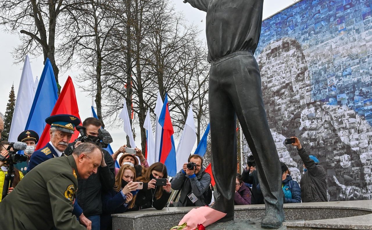 В Калуге сенатор Анатолий Артамонов принял участие в мероприятиях, посвященных 60-летию полета в космос Ю.А. Гагарина
