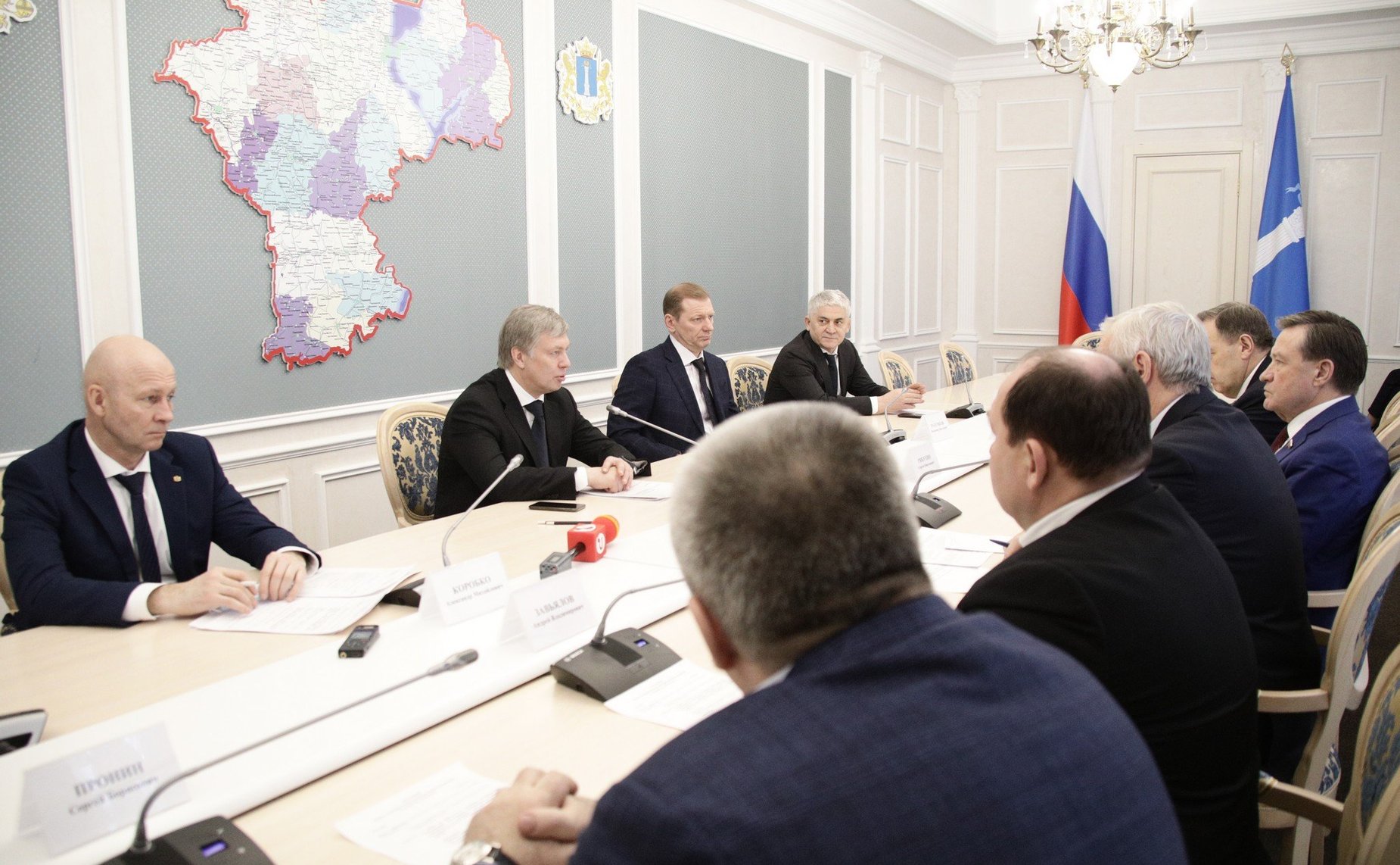 Сергей Рябухин в ходе рабочей поездки в регион принял участие во встрече представителей общественной организации «Ульяновское землячество» с губернатором области Алексеем Русских