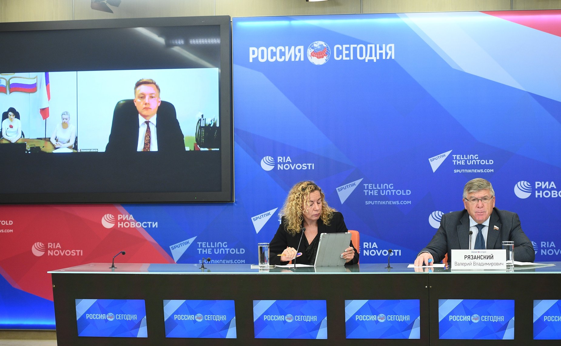 Пресс-конференция председателя Комитета СФ по социальной политике Валерия Рязанского, посвященная итогам весенней сессии