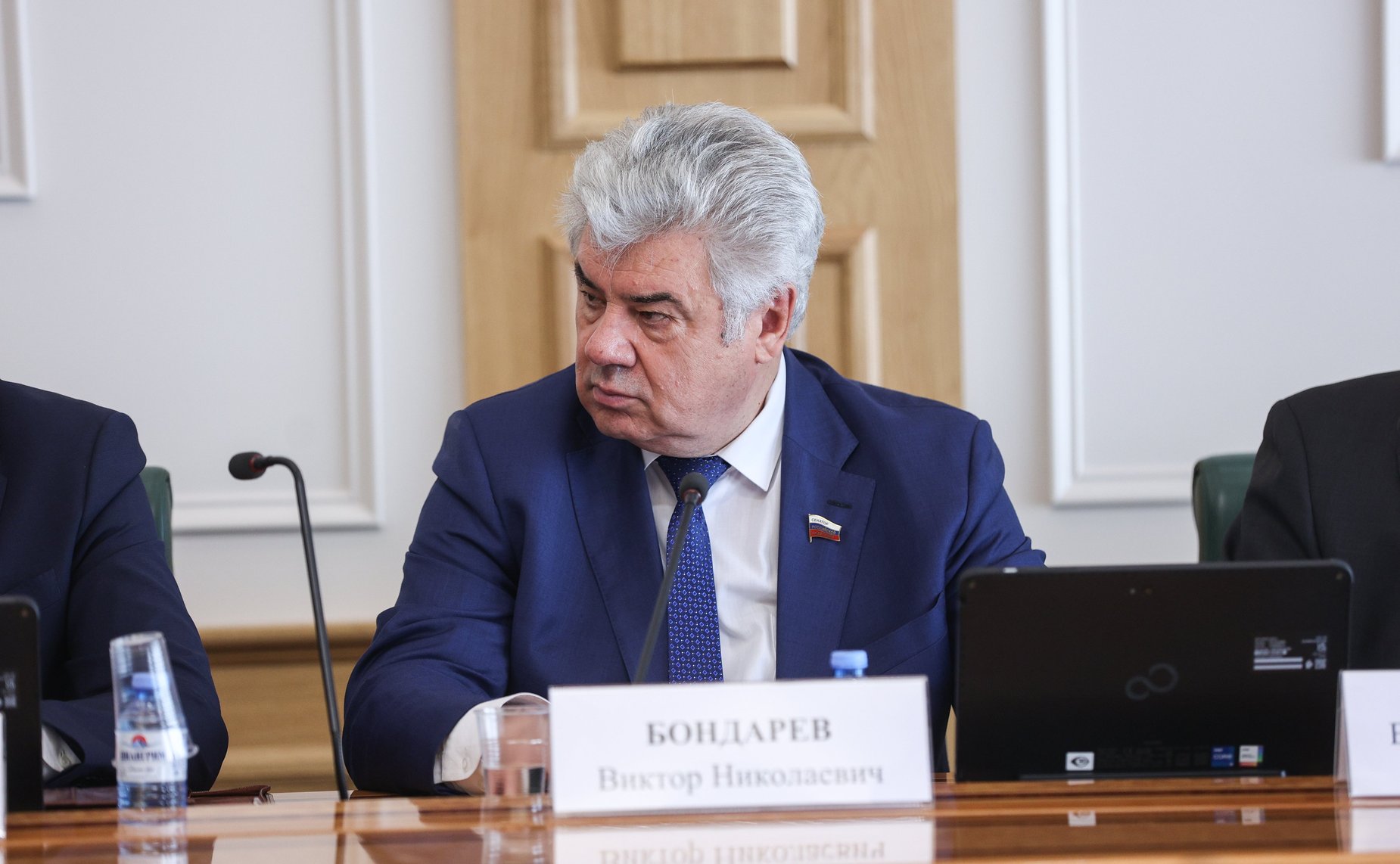 Виктор Бондарев