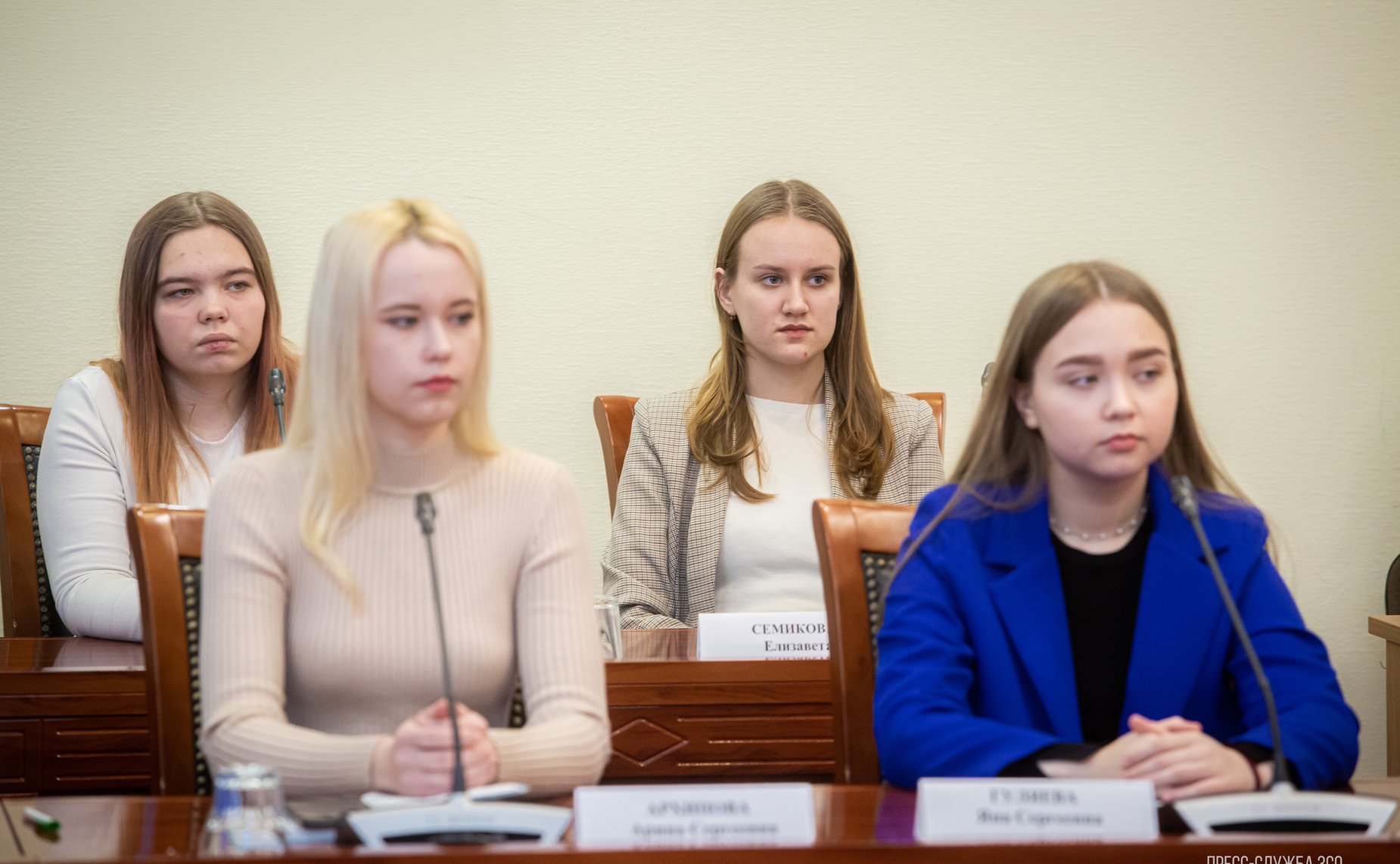 Юрий Воробьев принял участие в очередном заседании Дискуссионного клуба Молодежного парламента при Законодательном Собрании субъекта РФ