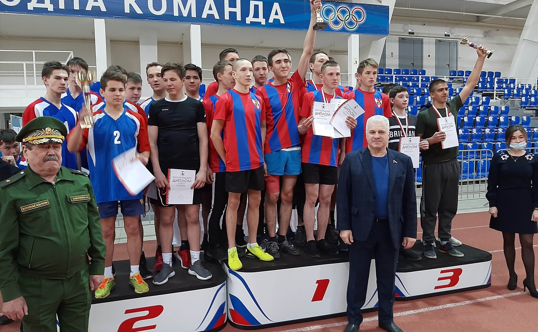 Сергей Мартынов посетил один из крупнейших спортивных объектов Республики — легкоатлетический манеж Арена «Марий Эл»