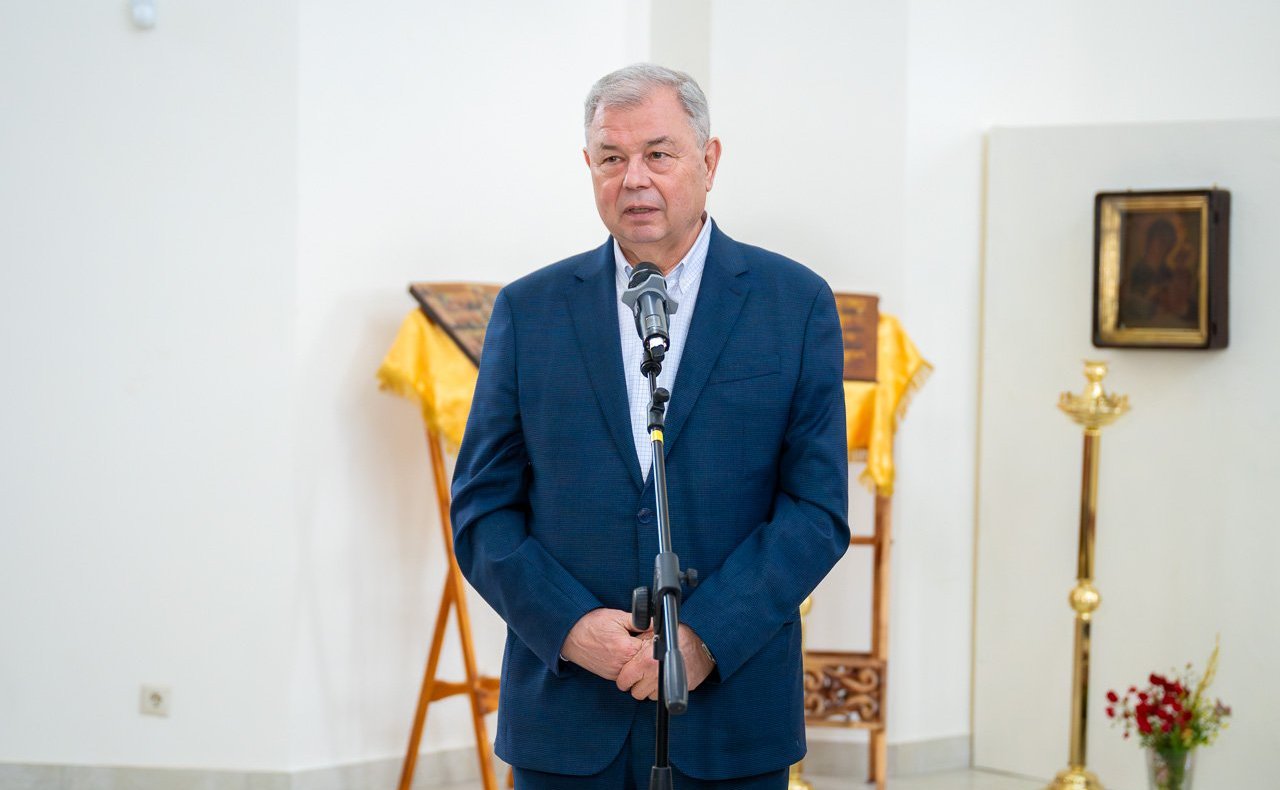 Анатолий Артамонов