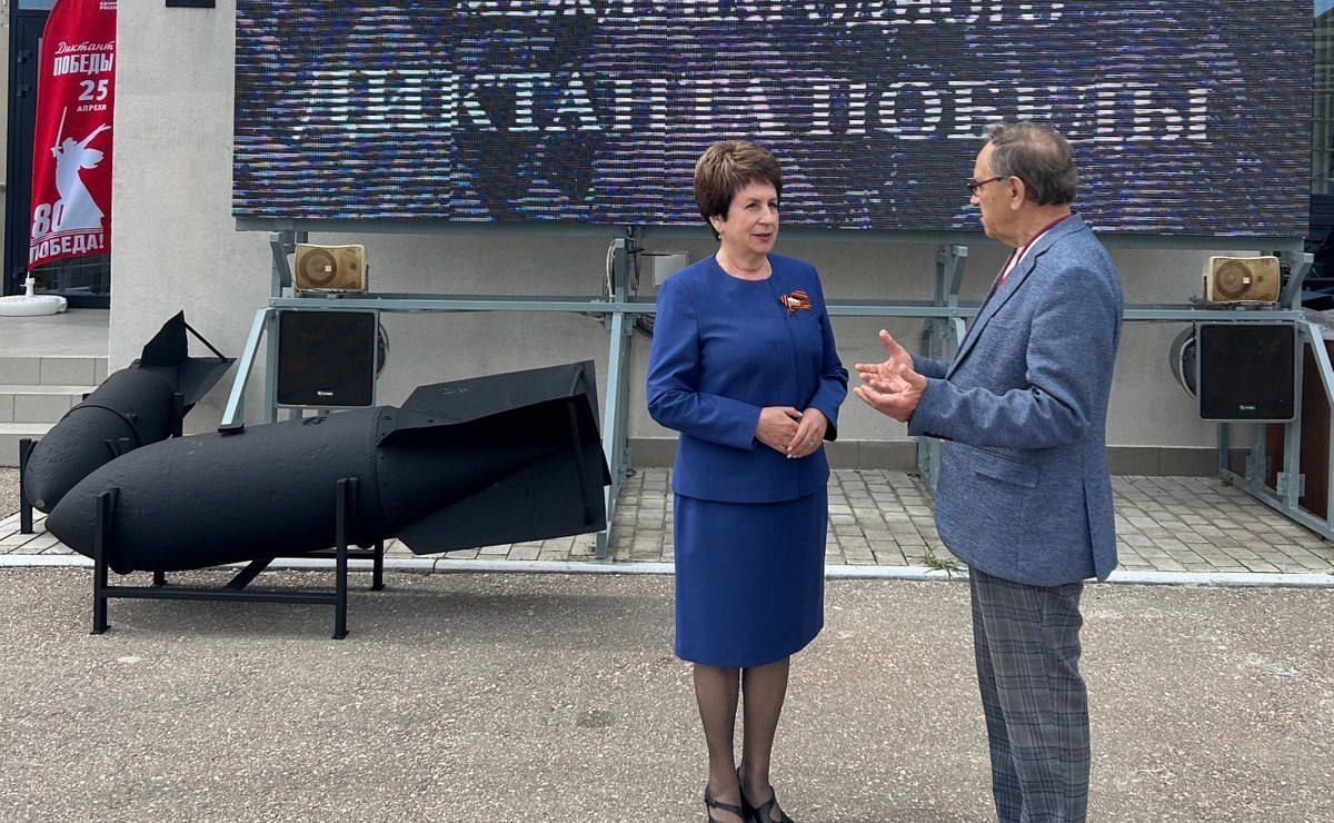 Екатерина Алтабаева в ходе поездки в регион приняла участие в международной акции «Диктант Победы»