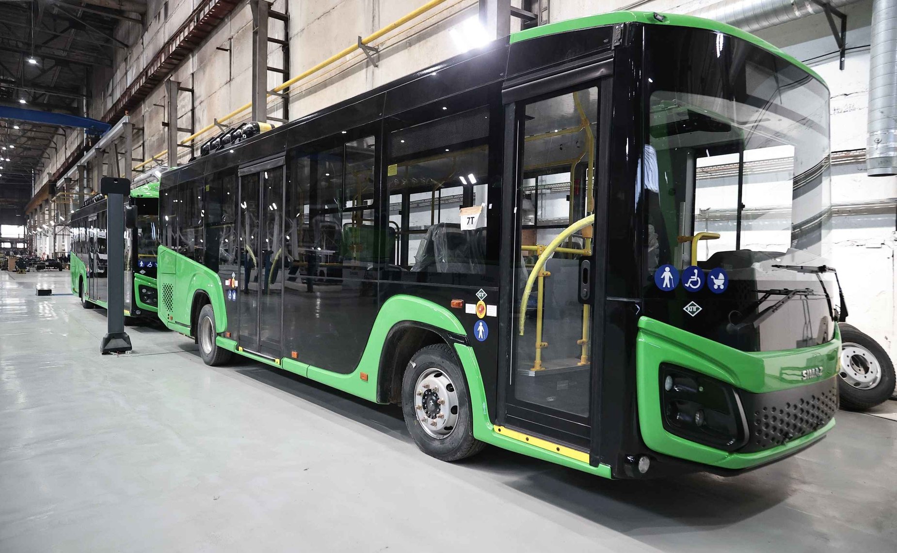 Сенаторы РФ посетили Сибирский автобусный завод в Ульяновске