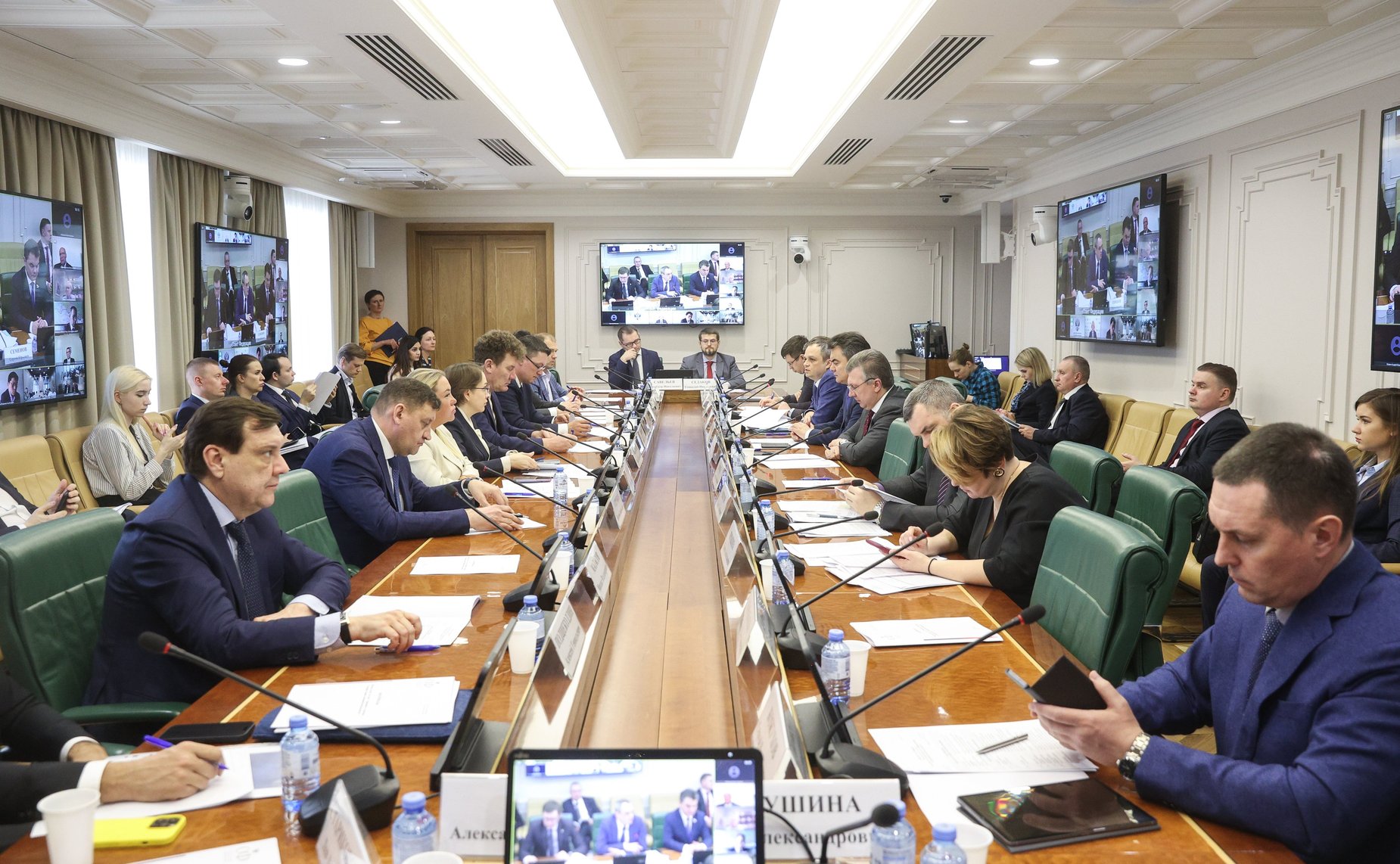 Круглый стол Комитета СФ по экономической политике на тему «Транспорт и логистика в условиях новой экономической реальности»