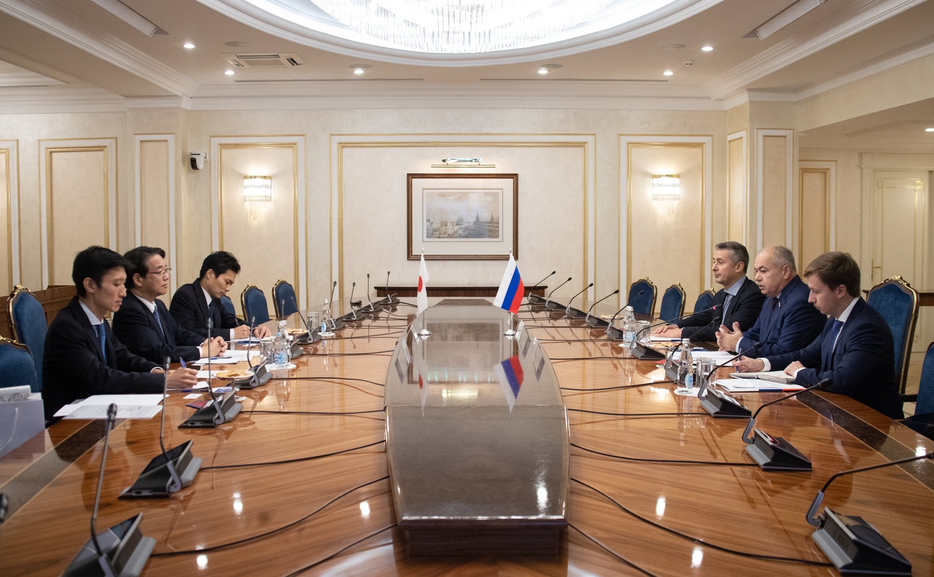 Встреча Ильяса Умаханова с Чрезвычайным и Полномочным Послом Японии в РФ Тоёхиса Кодзуки