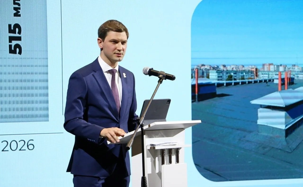 Александр Савин в ходе работы в регионе заслушал отчет главы Обнинска Стефана Перевалова