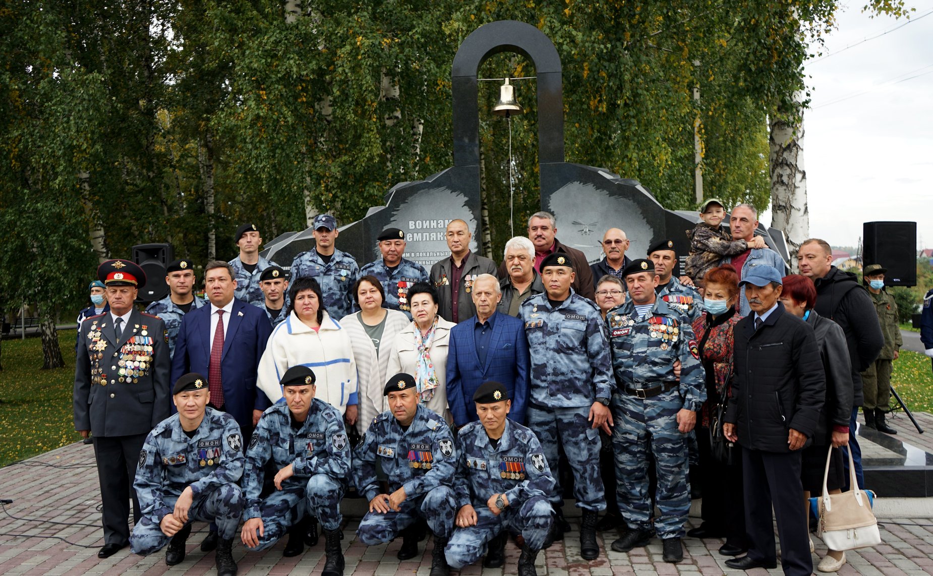 Владимир Полетаев, Сергей Мартынов, Александр Ракитин и Татьяна Гигель приняли участие в торжественной церемонии открытия памятника воинам-землякам, погибшим в локальных войнах