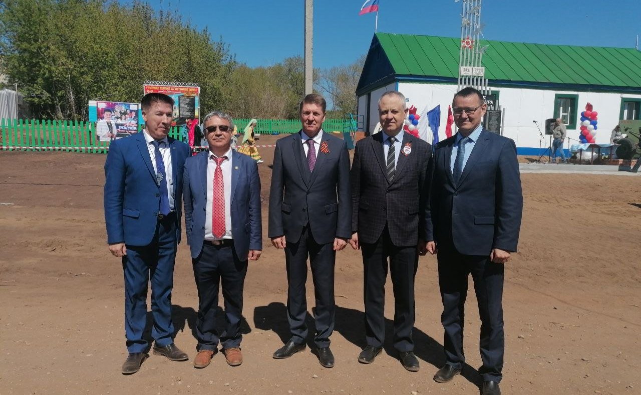 Андрей Шевченко принял участие в торжественных мероприятиях в Оренбургской области в ознаменование 77-й годовщины Победы в Великой Отечественной войне