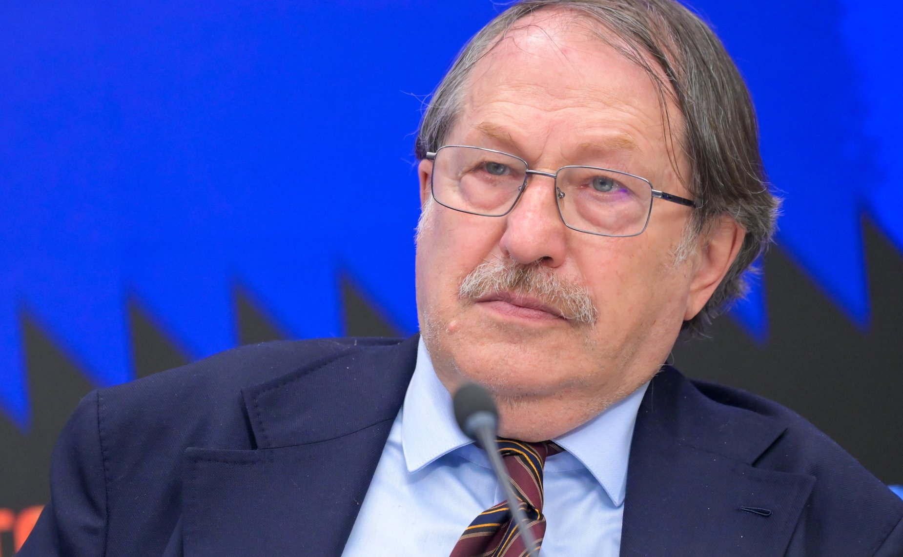 Видеомост Москва — Пекин: «Якорь стабильности и крылья развития: новая архитектоника глобального управления глазами экспертов из Китая и России»