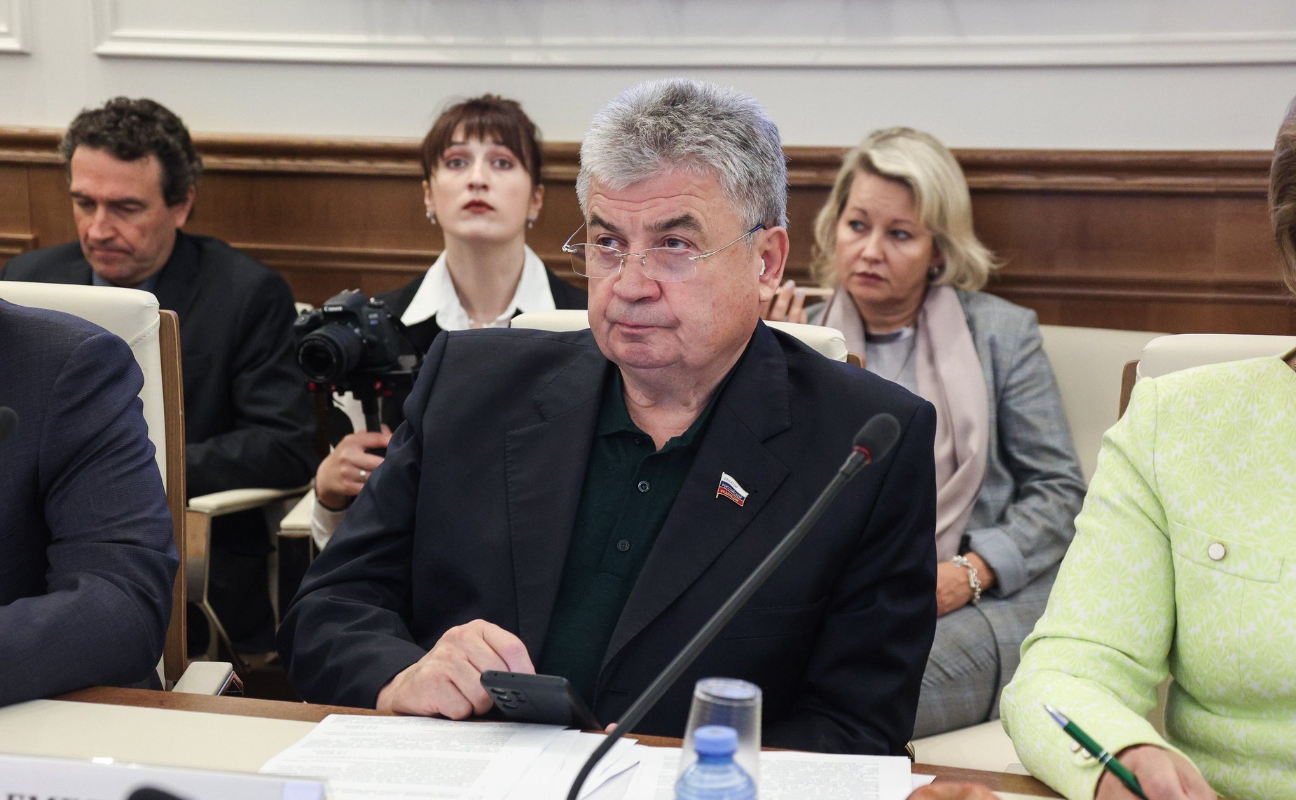 Геннадий Емельянов